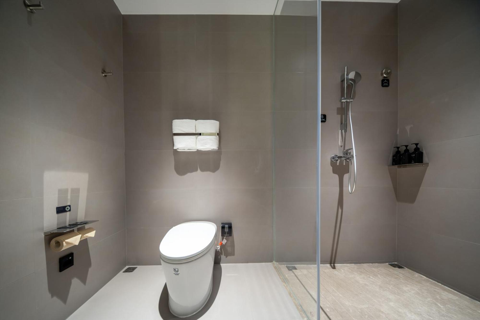Hotel Atour Light Pazhou Exhibition Tower Subway Station 4*