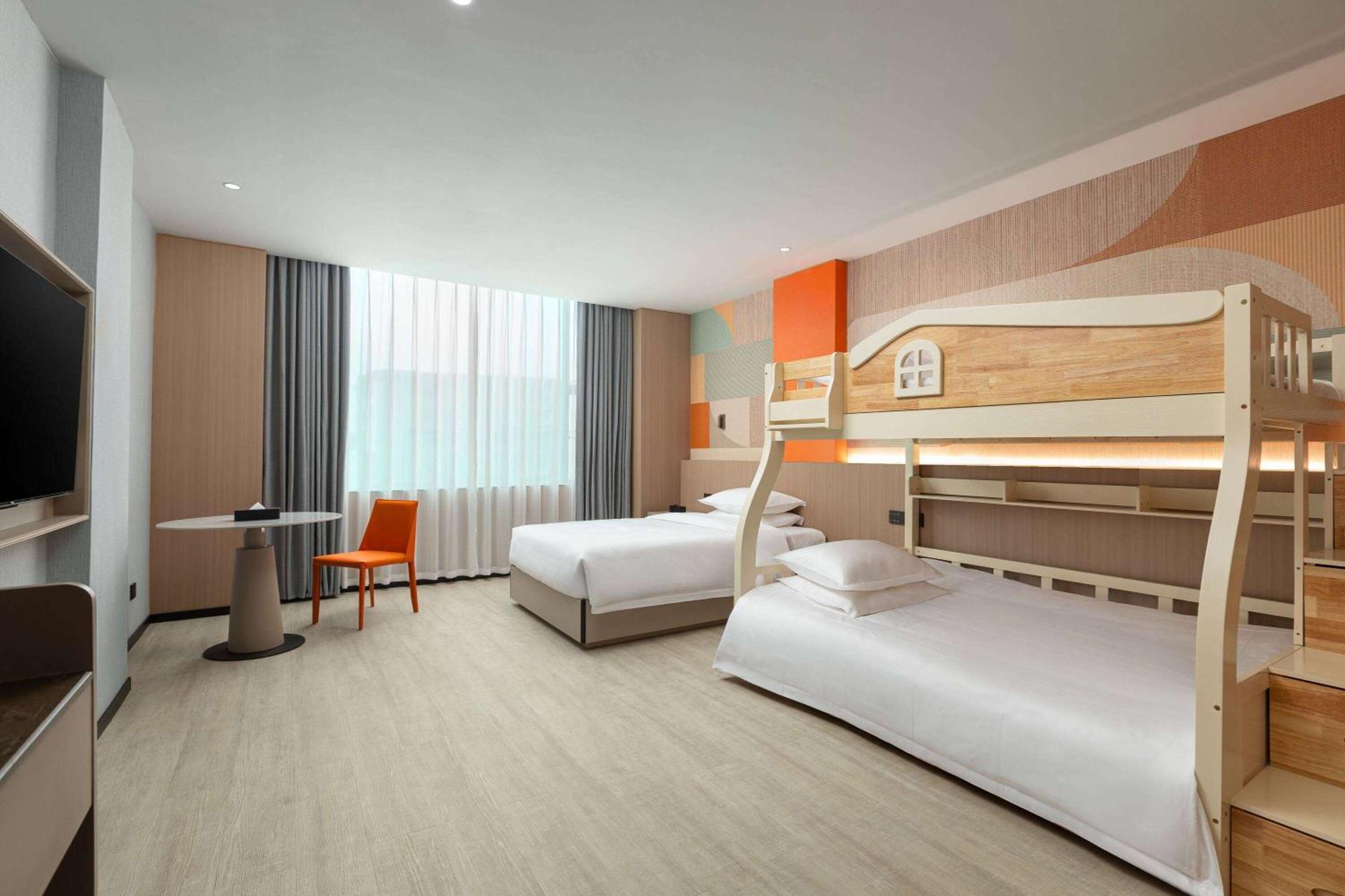 Hawthorn By Wyndham Baiyun Airport 4*