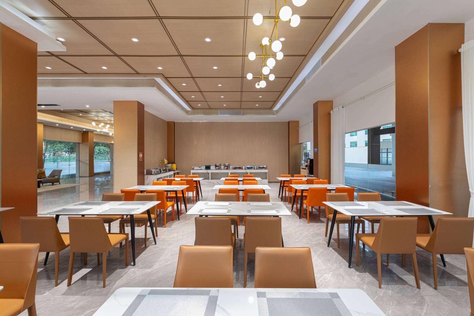 Hawthorn By Wyndham Baiyun Airport Hotel 4*