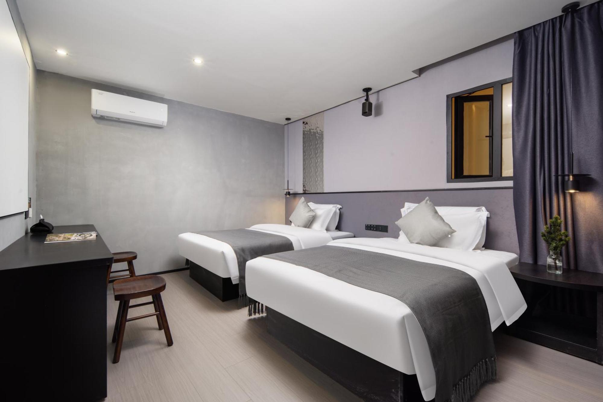 Hotel Banana Fun - East Railway Station Yantang Metro Station 2*