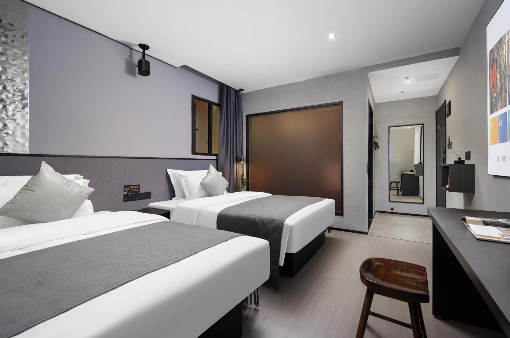 Hotel Banana Fun - East Railway Station Yantang Metro Station 2*