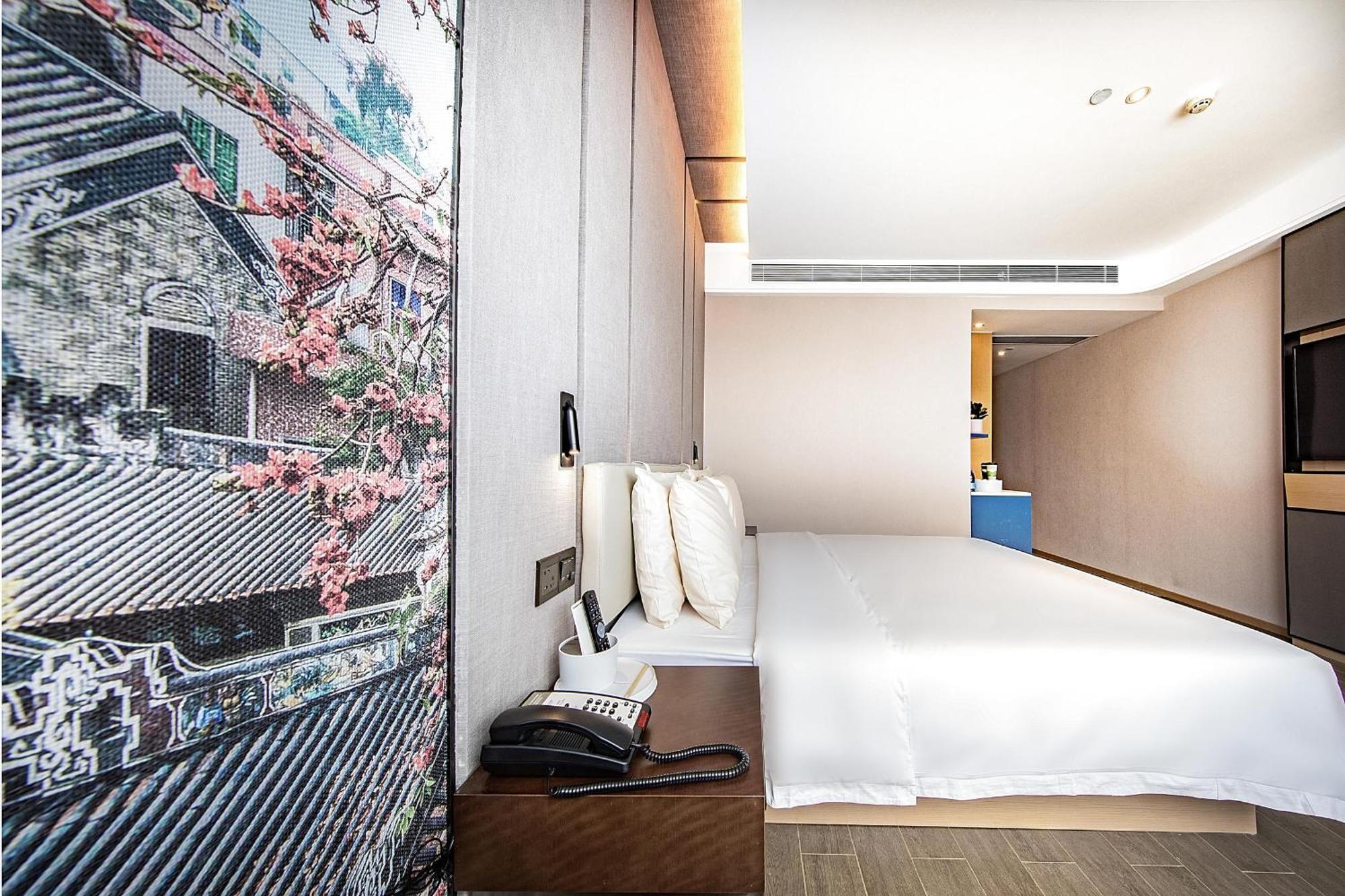 Atour Panyu Bridge Hotel