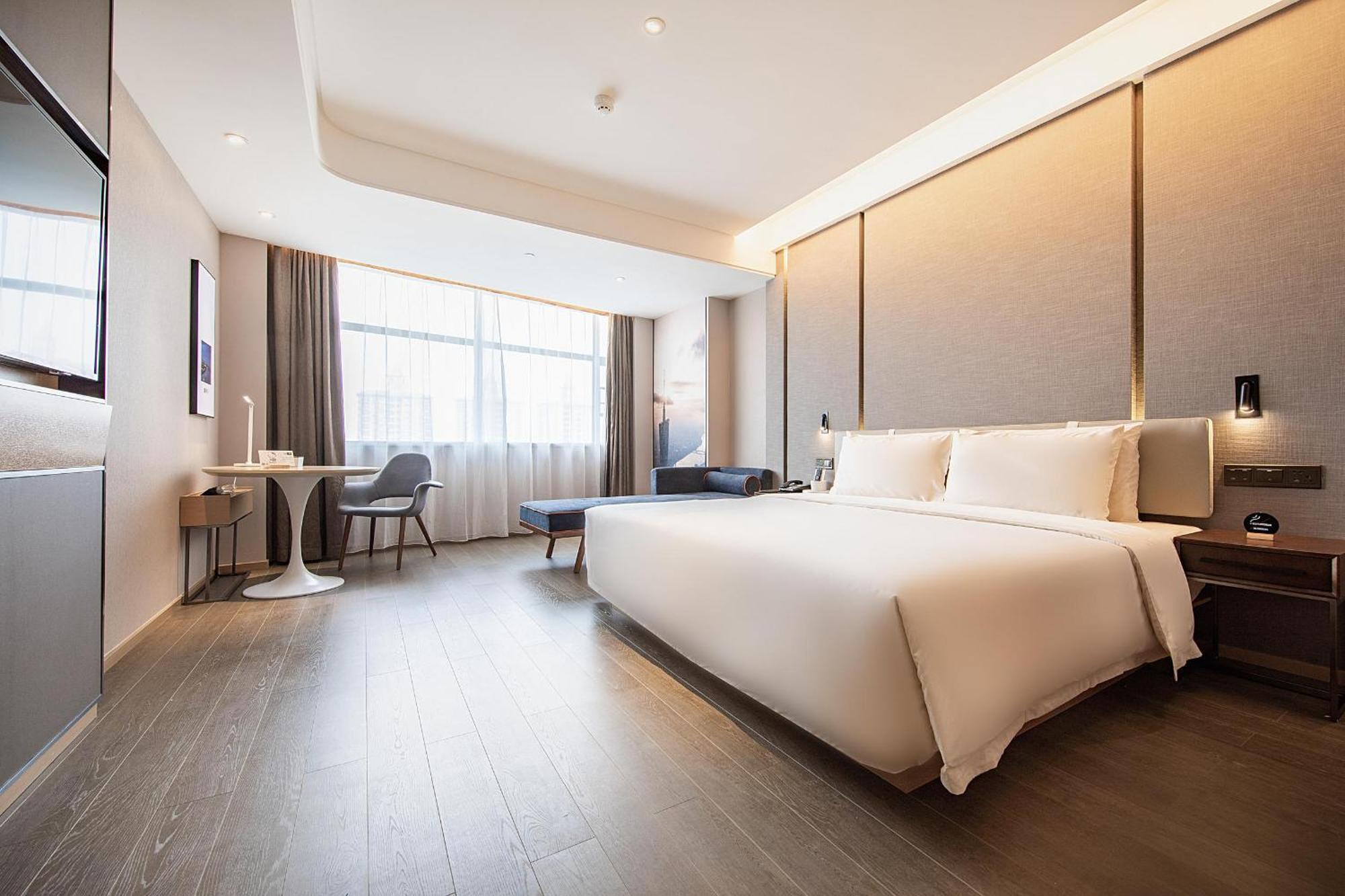 Atour Panyu Bridge Hotel