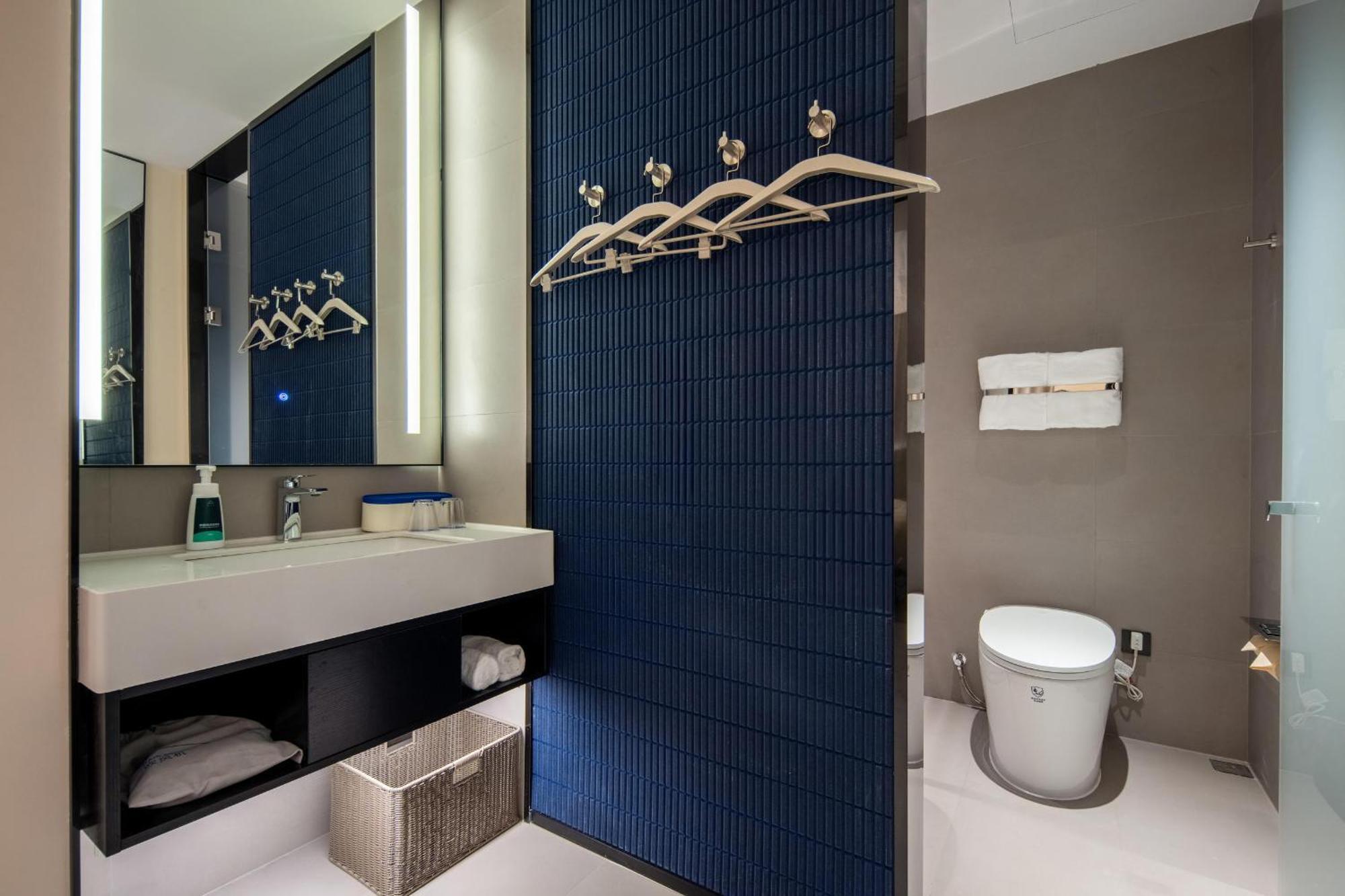 Hotel Atour Light Pazhou Exhibition Tower Subway Station 4*