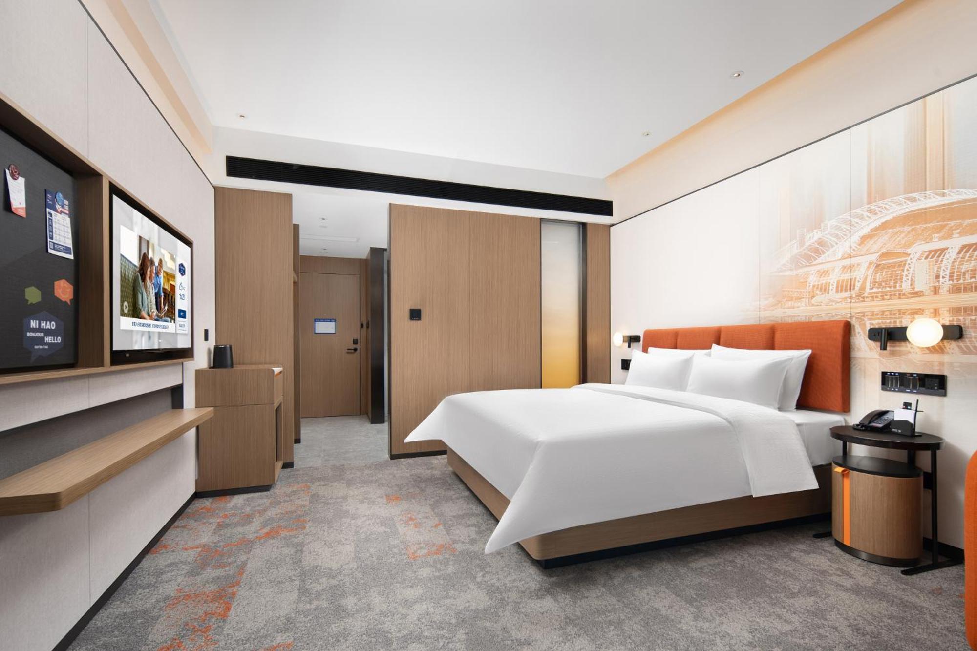 Hampton By Hilton Renhe Baiyun Airport-free Shuttle Bus During The Fair 4*