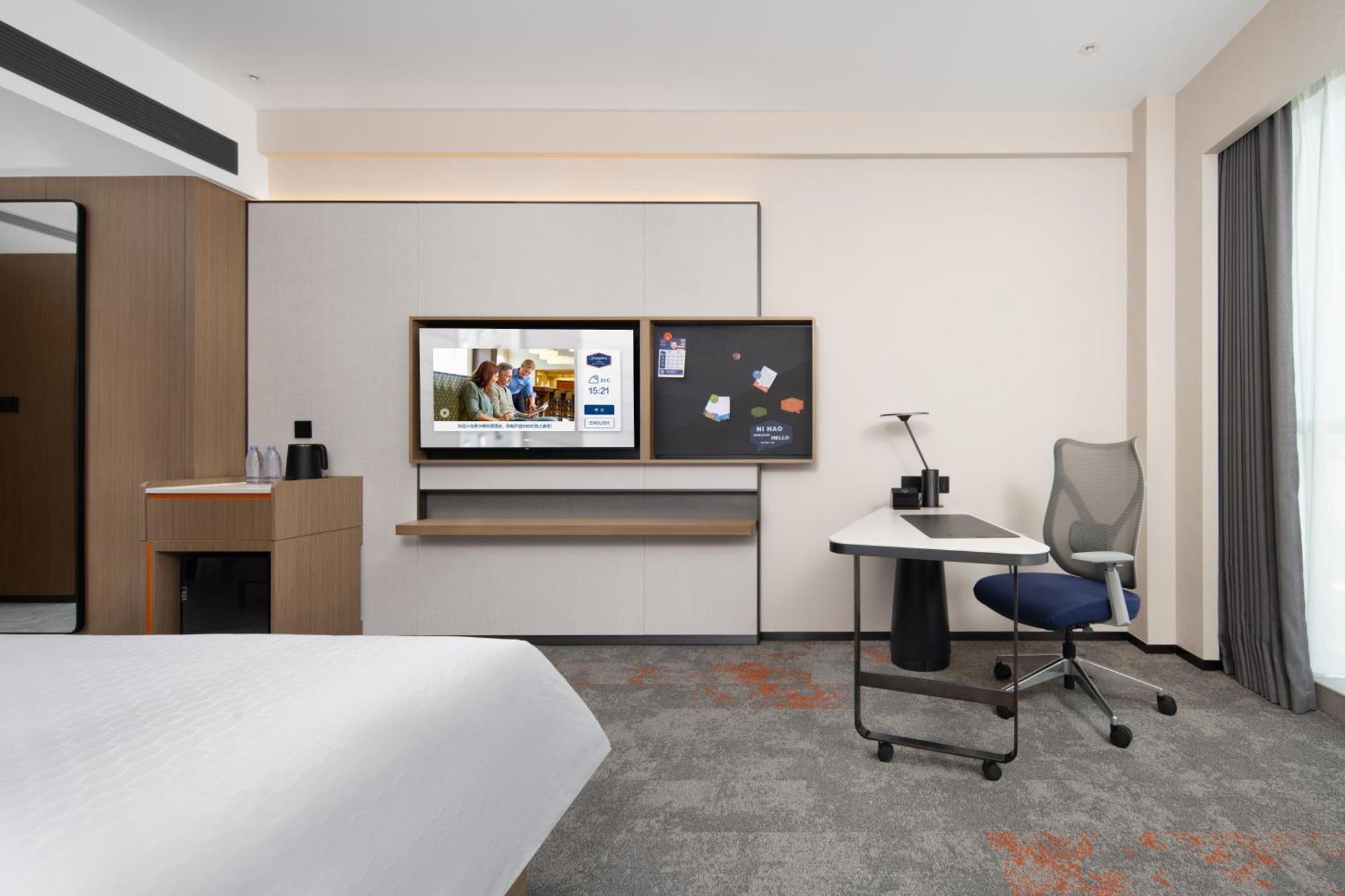 Hampton By Hilton Renhe Baiyun Airport-free Shuttle Bus During The Fair Guangzhou