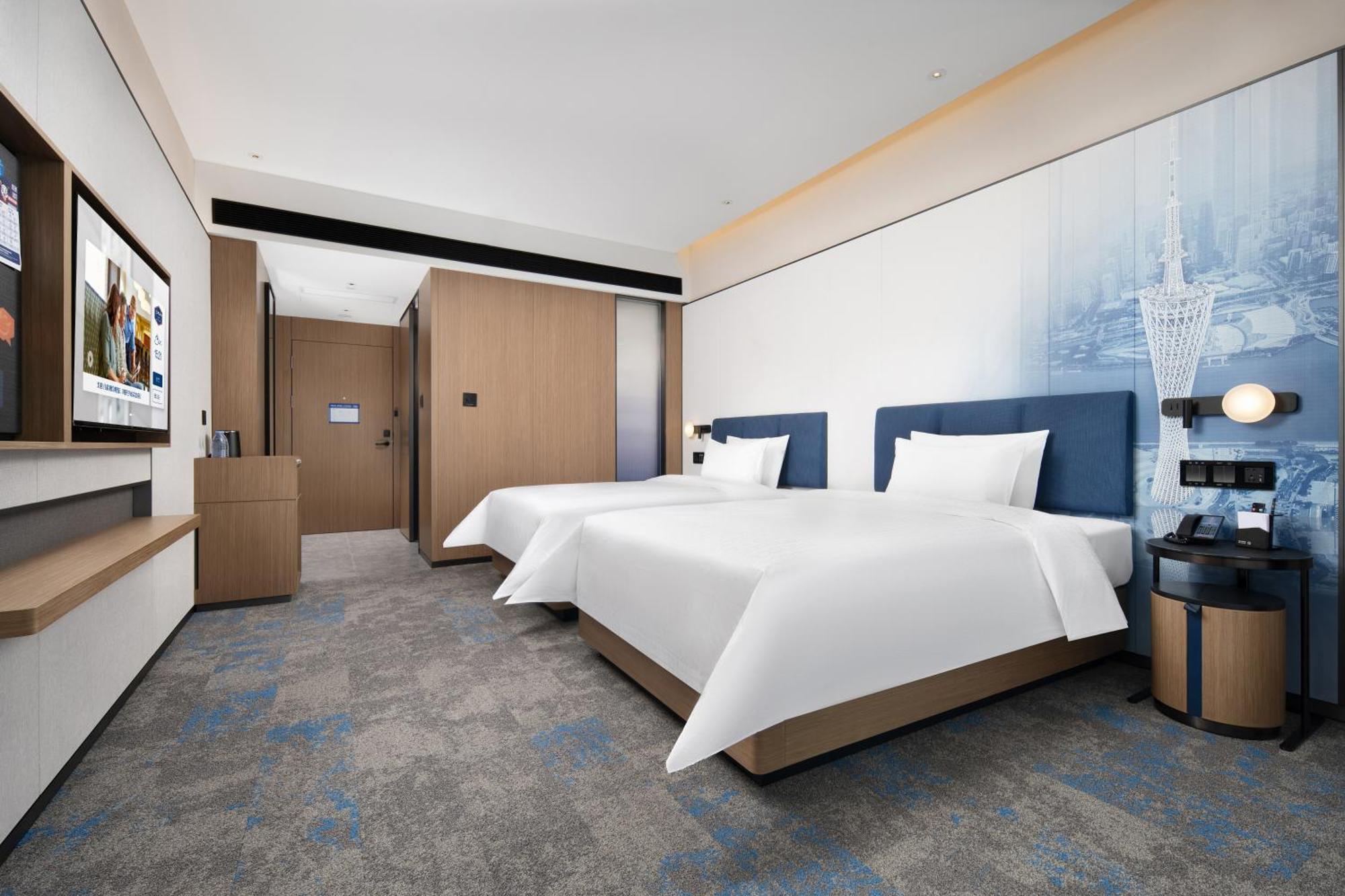Hampton By Hilton Renhe Baiyun Airport-free Shuttle Bus During The Fair 4* Guangzhou