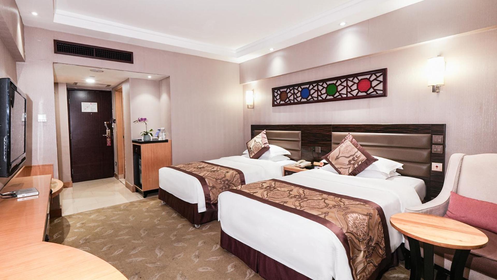 Landmark Hotel 4*
