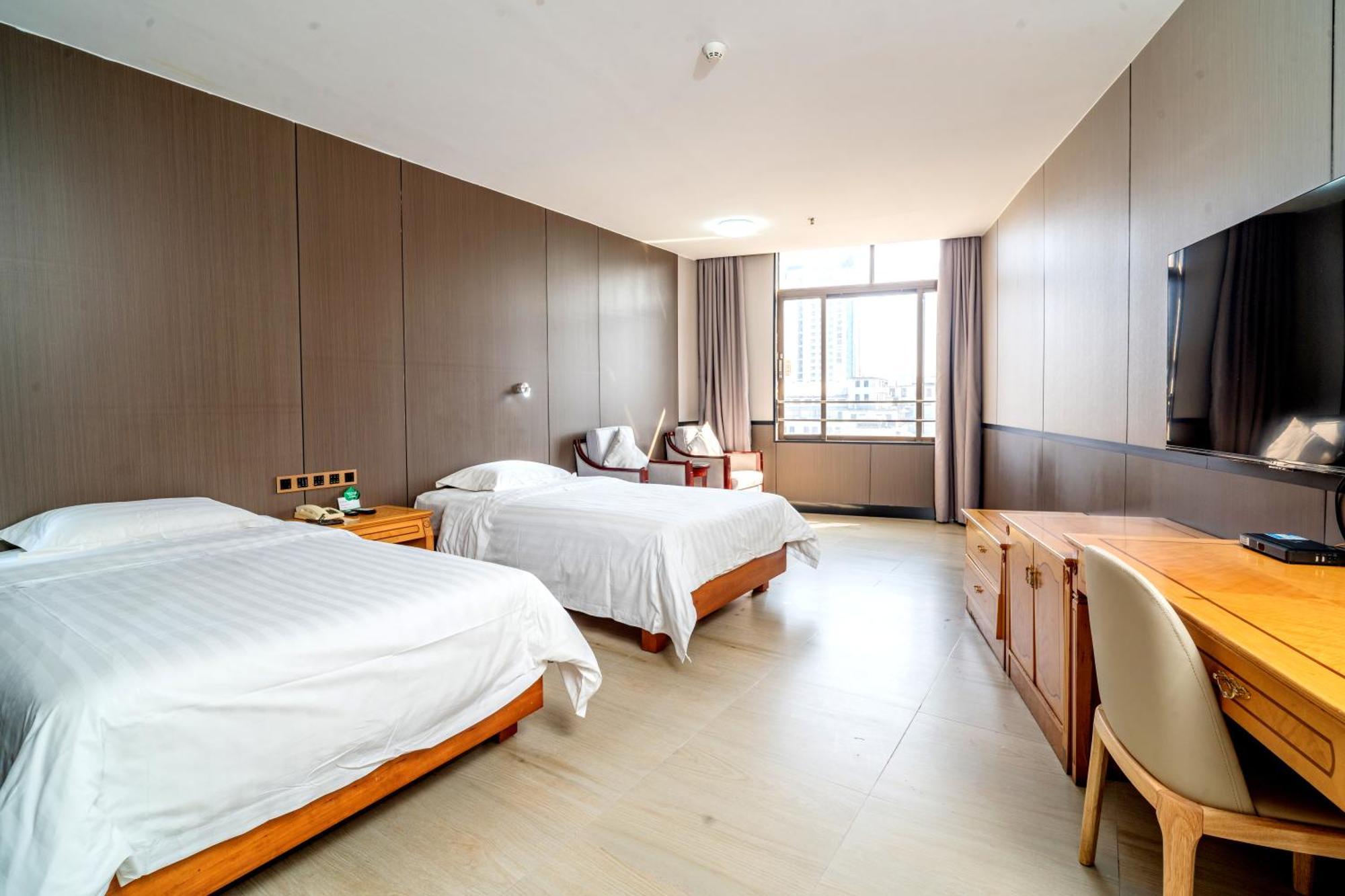 Nanfang Dasha Hotel 2*