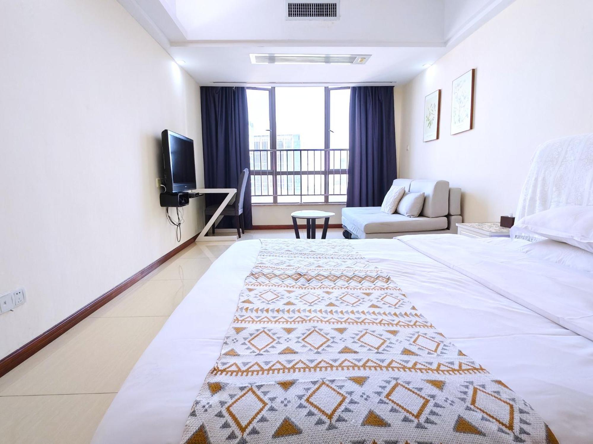 Uhome Service Apartment