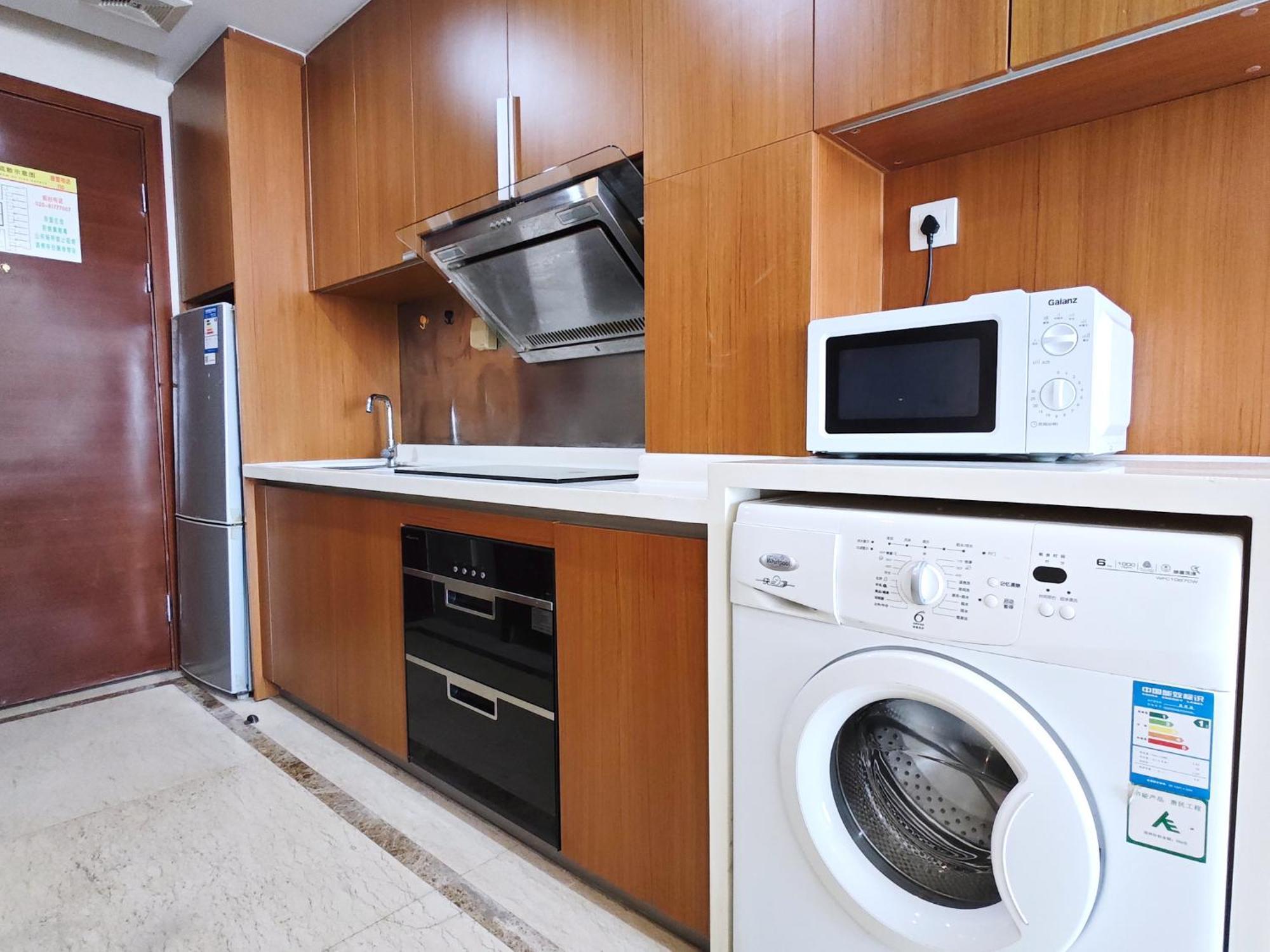 Uhome Service Apartment
