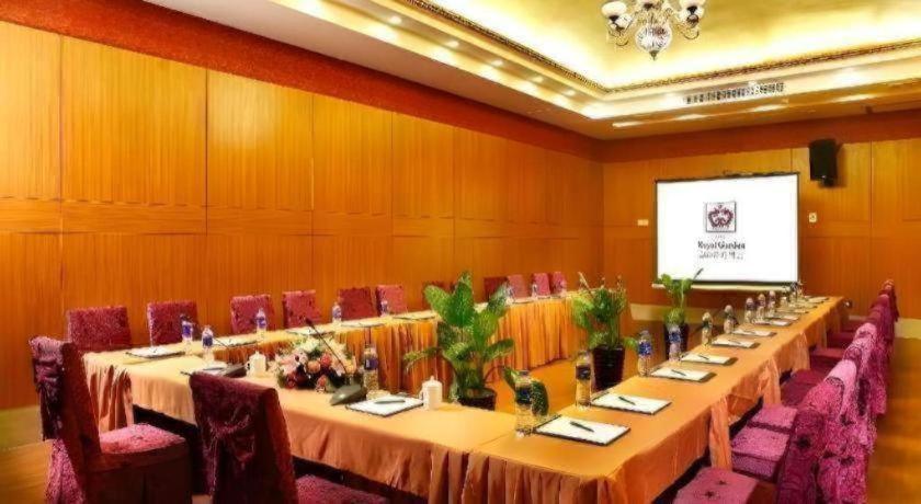 Royal Garden Hotel 3*
