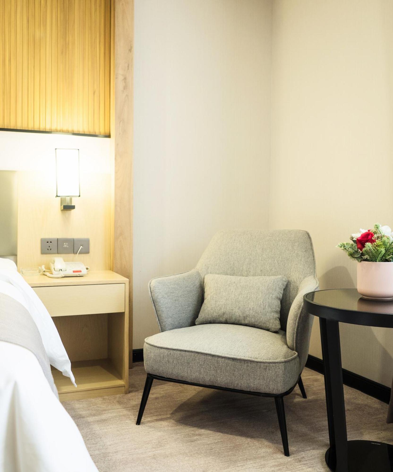 Hotel The Time Pazhou-free Shuttle Bus For Fair 2*