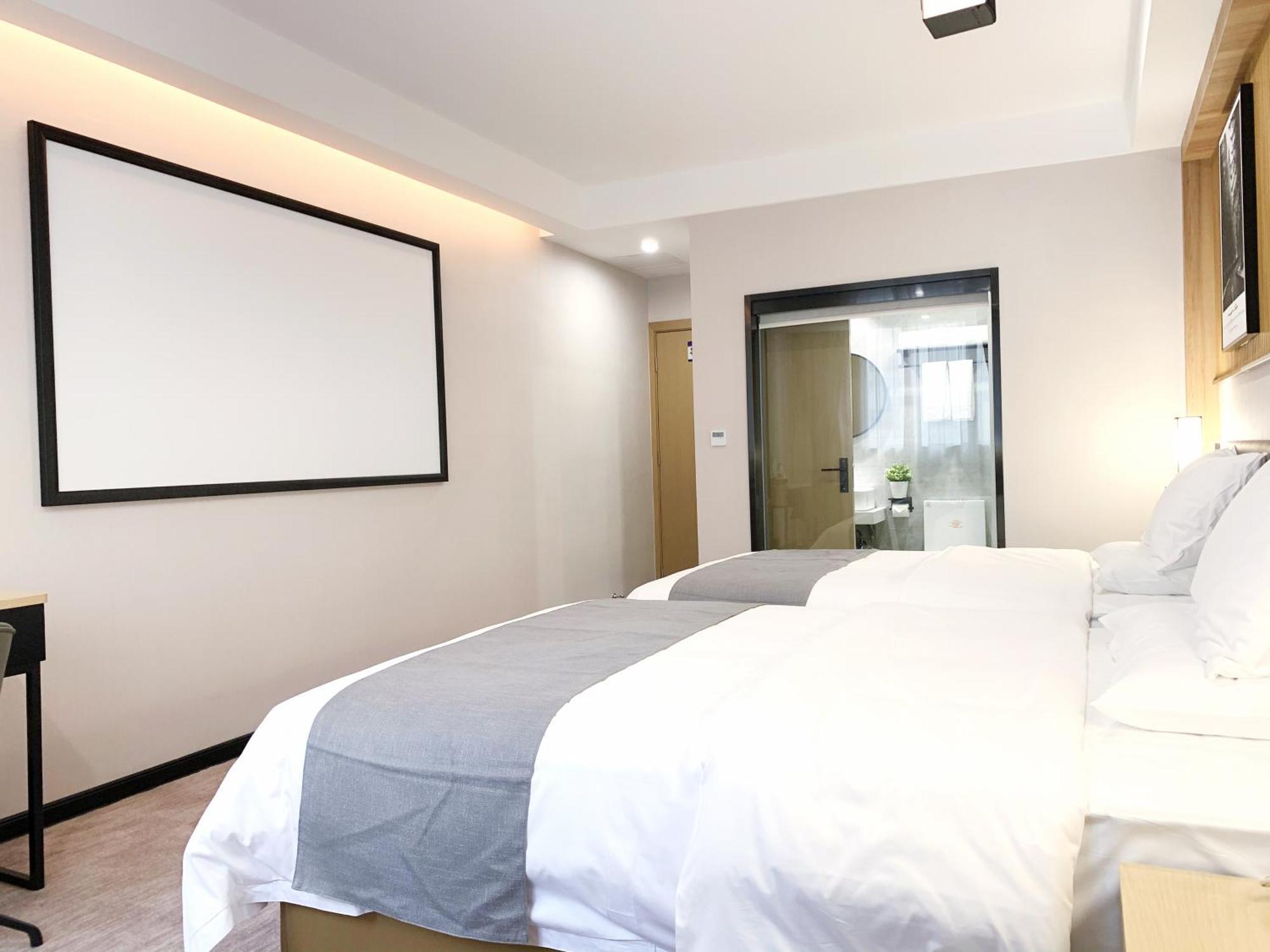 Hotel The Time Pazhou-free Shuttle Bus For Fair 2*