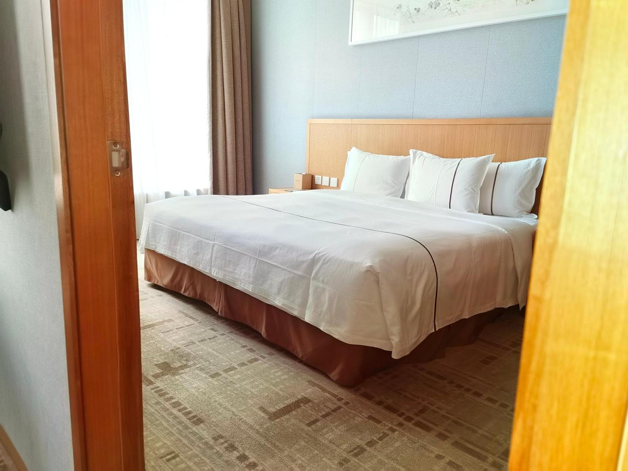 H' Elite Hotel- Free Fair Shuttle Bus And Registration Counter Hotel