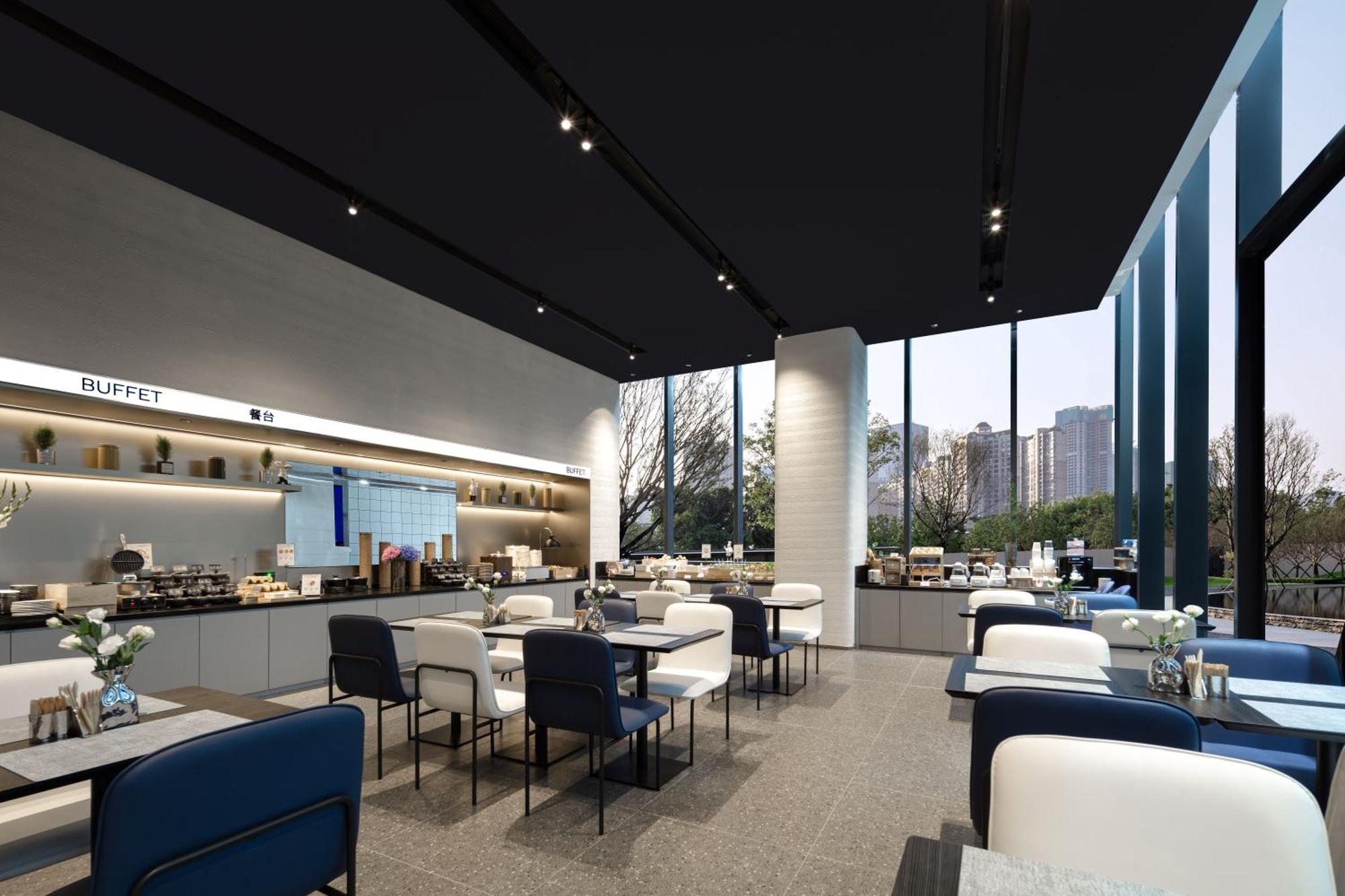 Atour Light Panyu Chimelong Wanbo Business District Hotel 4*