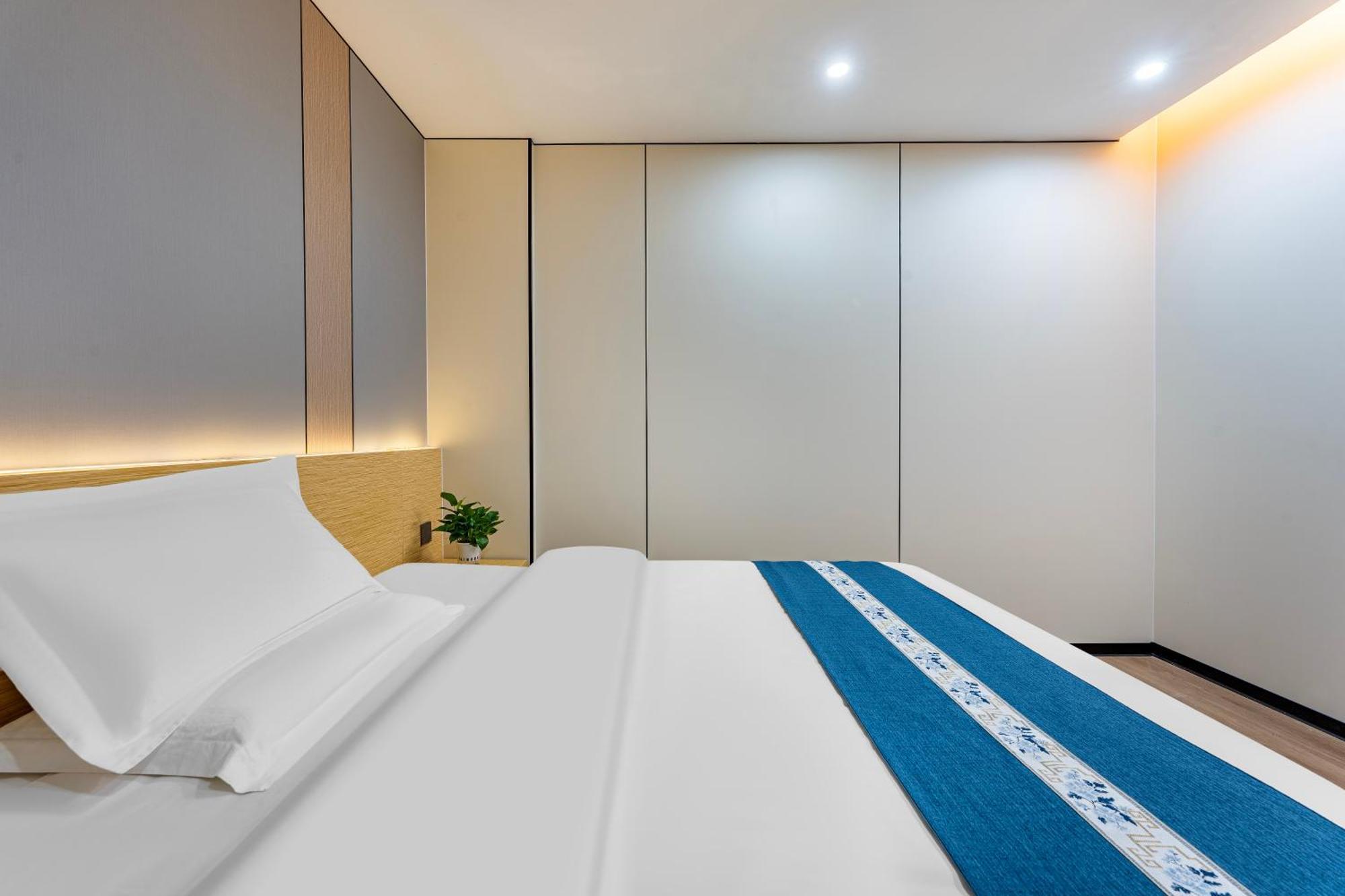 Kaiyue Luoxi Subway Station Branch - Free Deliver Service To Fair Complex During Fair Period Hotel Guangzhou