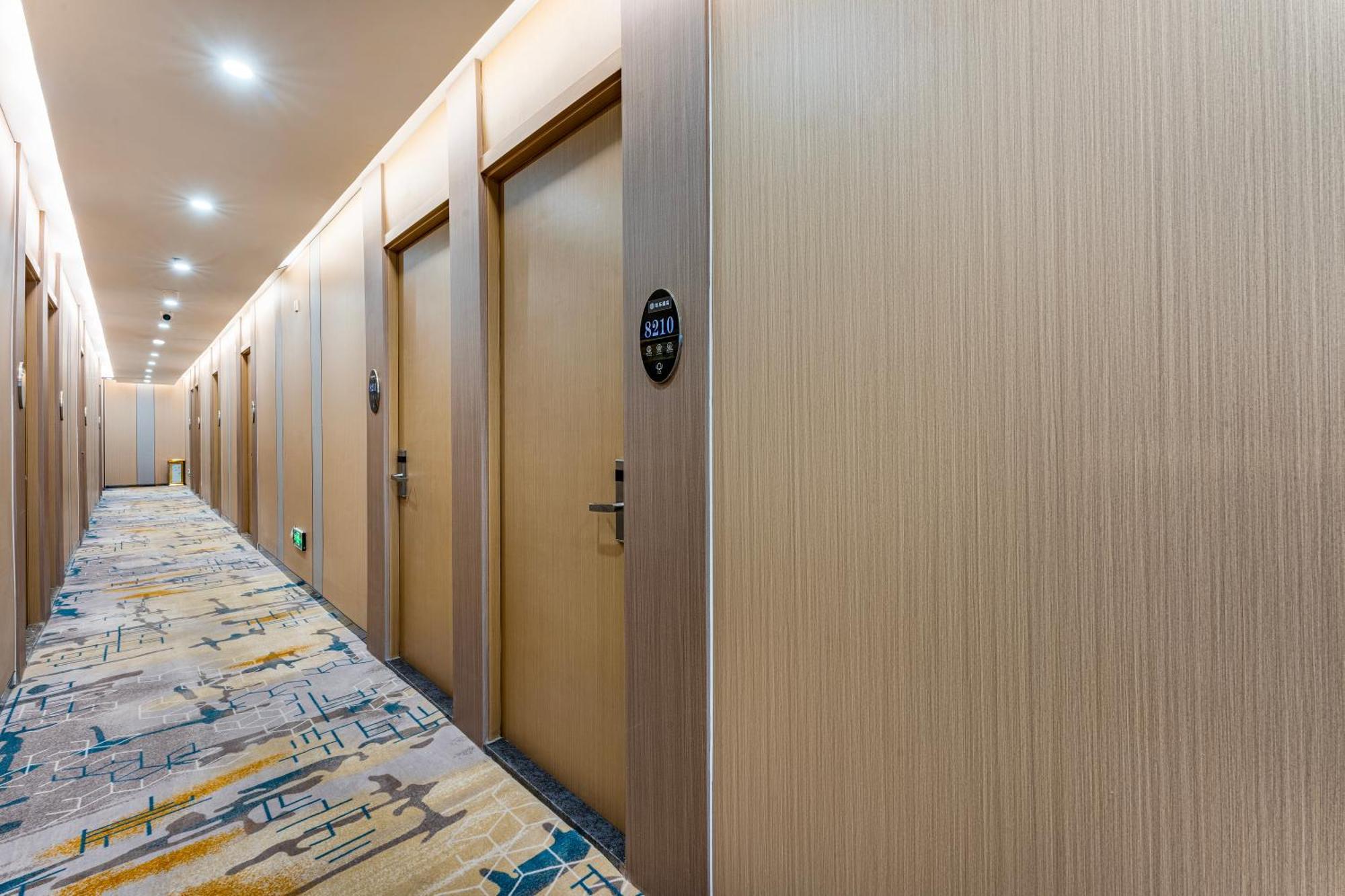 Hotel Kaiyue Luoxi Subway Station Branch - Free Deliver Service To Fair Complex During Fair Period Guangzhou
