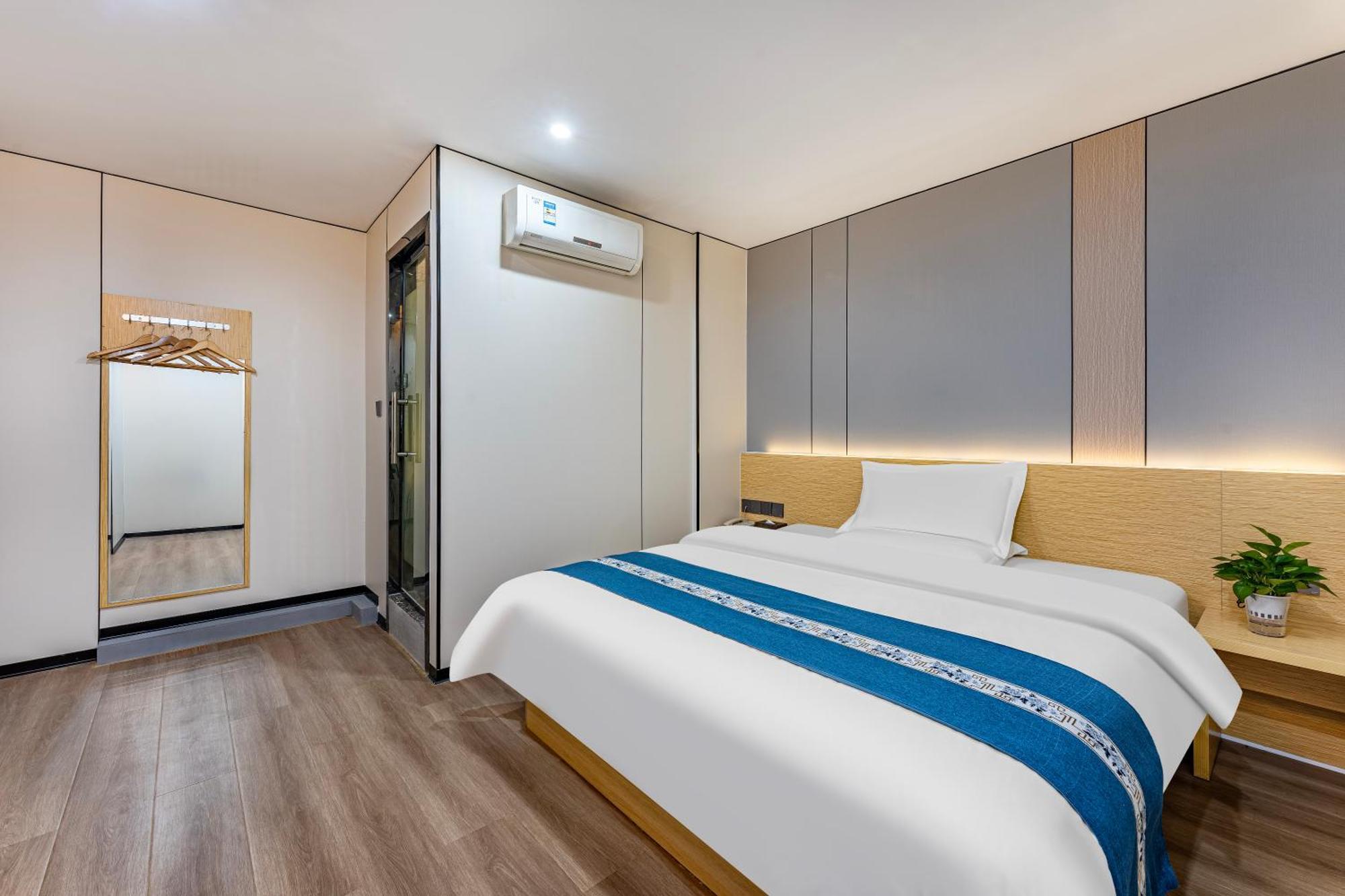 Kaiyue Luoxi Subway Station Branch - Free Deliver Service To Fair Complex During Fair Period Hotel