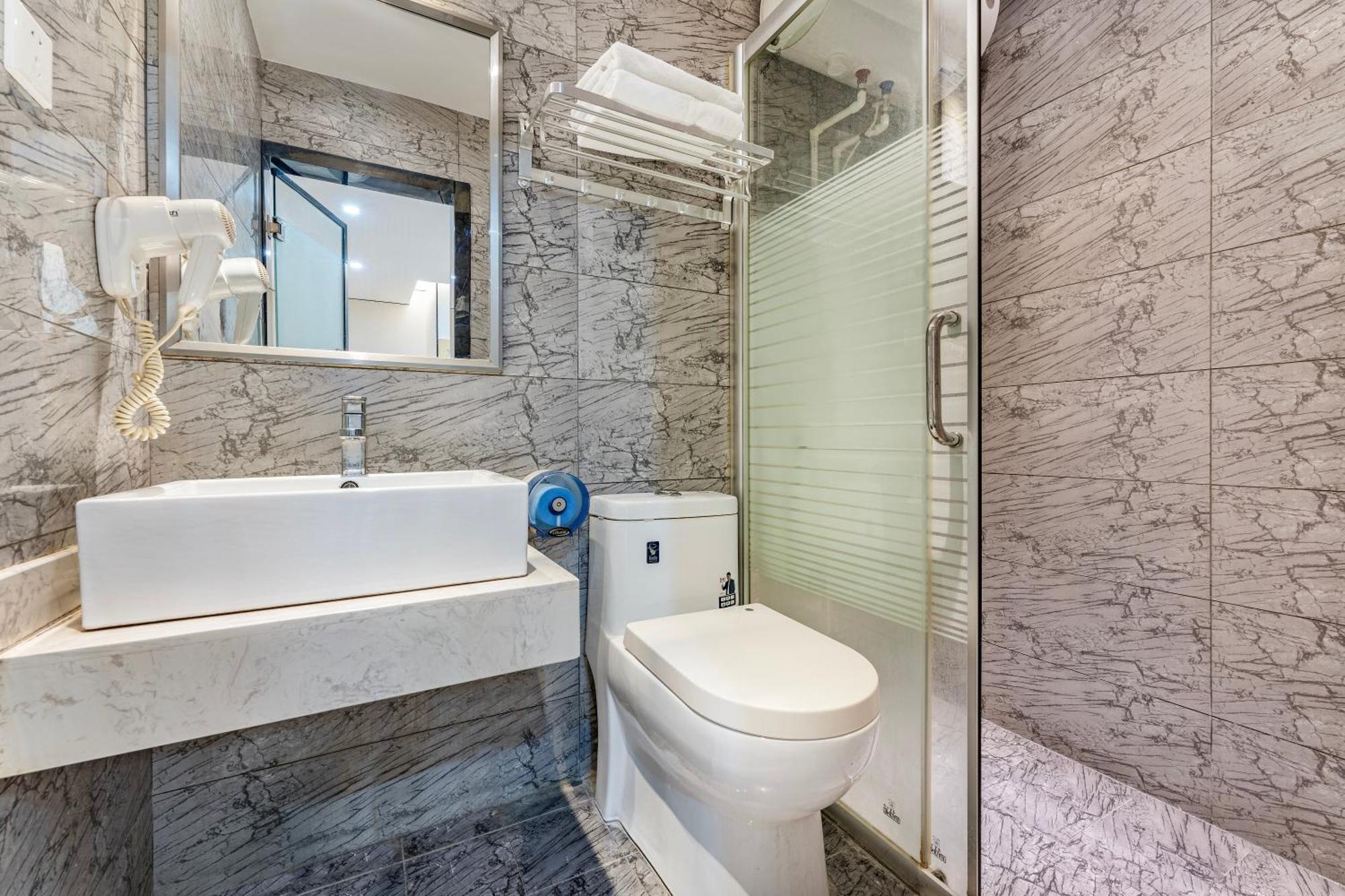 Hotel Kaiyue Luoxi Subway Station Branch - Free Deliver Service To Fair Complex During Fair Period 2*