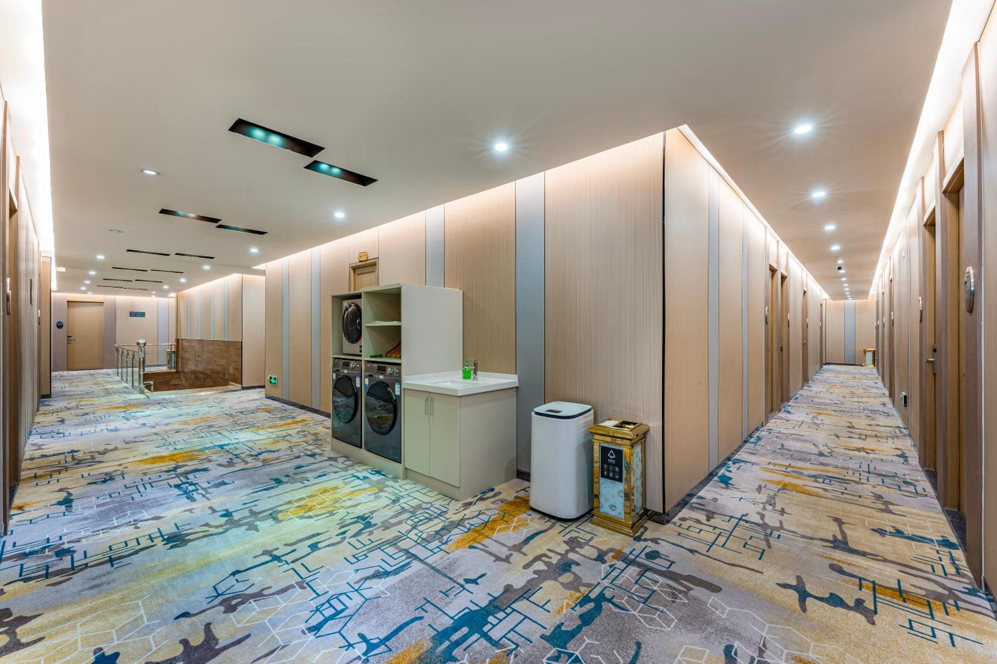Kaiyue Luoxi Subway Station Branch - Free Deliver Service To Fair Complex During Fair Period