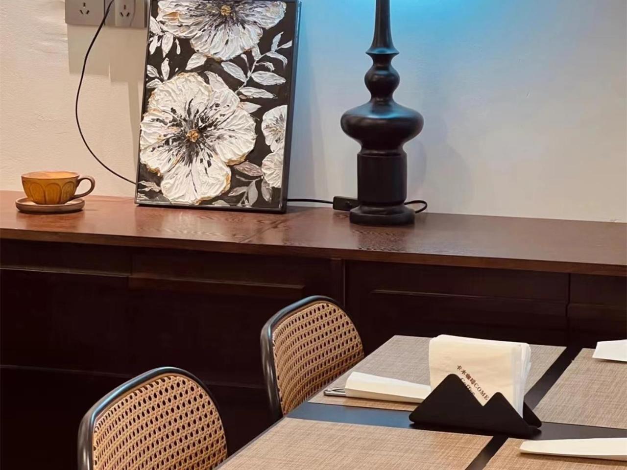 The Legend Hotel- Free Deliver Service To Fair Complex During Fair Period Hotel 3*