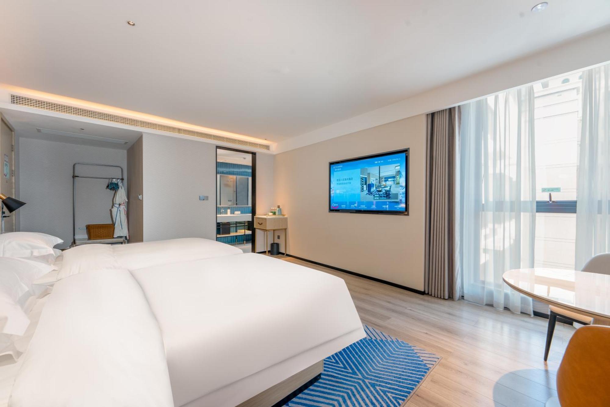 Hotel Echarm International Baiyun International Airport Qingbu Metro Branch - Free Deliver Service To Baiyun International Airport & Free Deliver Service To Fair Complex During Fair Period 4*