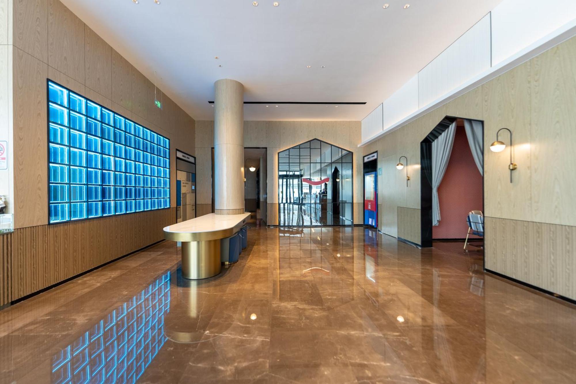 Echarm International Baiyun International Airport Qingbu Metro Branch - Free Deliver Service To Baiyun International Airport & Free Deliver Service To Fair Complex During Fair Period Guangzhou
