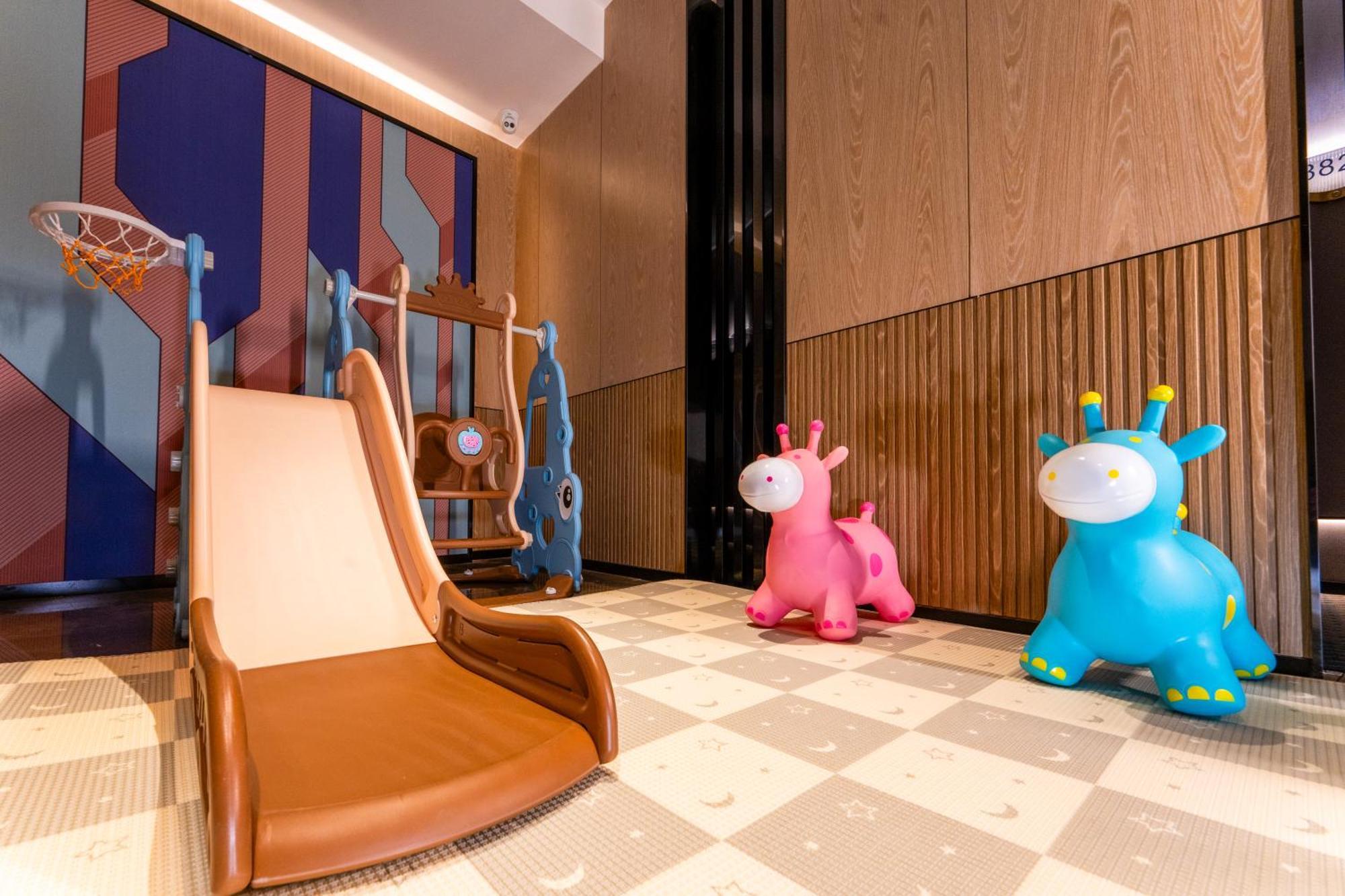 Echarm International Baiyun International Airport Qingbu Metro Branch - Free Deliver Service To Baiyun International Airport & Free Deliver Service To Fair Complex During Fair Period Guangzhou
