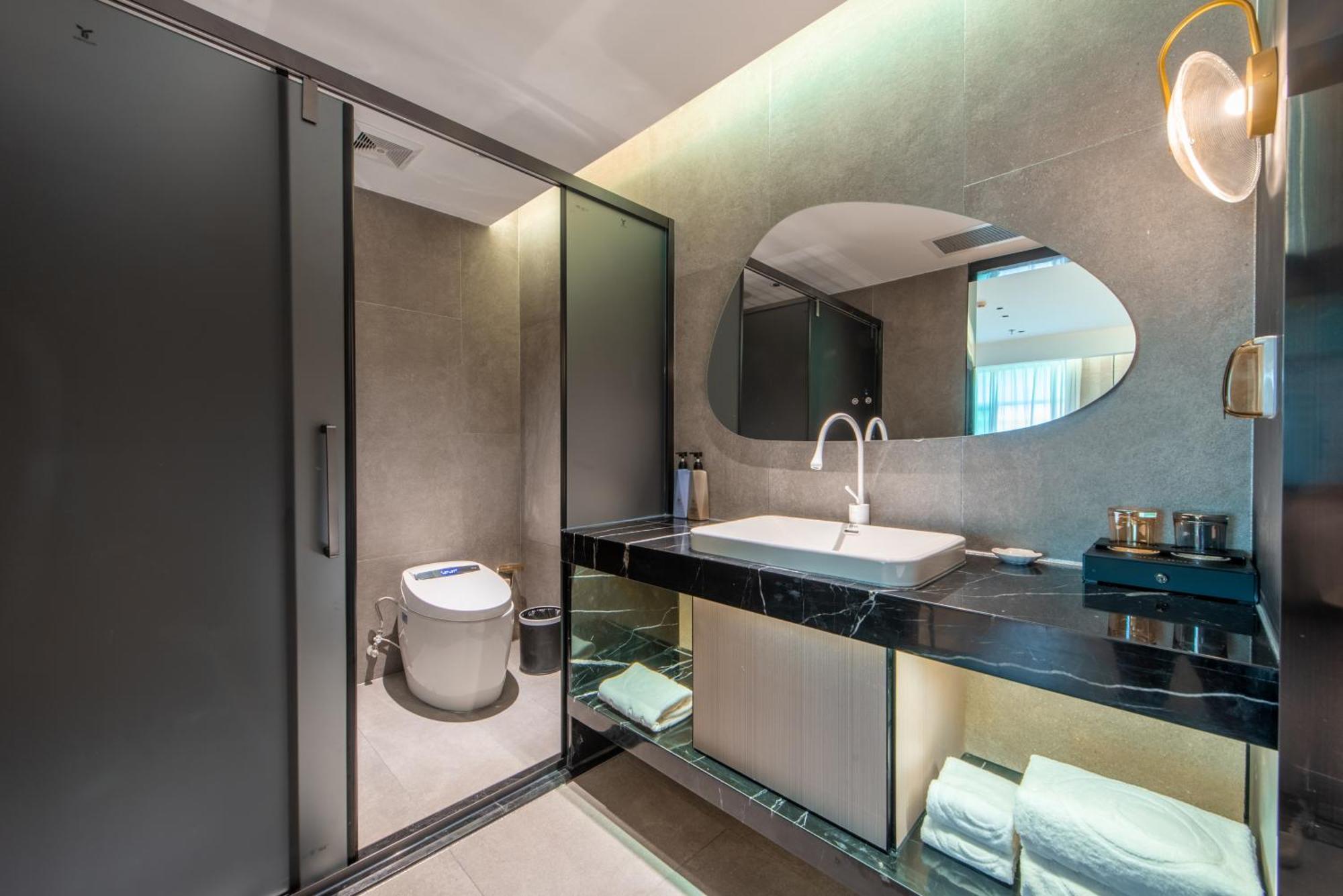 Hotel Calvin International Baiyun International Airport Huadu Plaza Branch - Free Deliver Service To Baiyun International Airport & Free Deliver Service To Fair Complex During Fair Period Guangzhou
