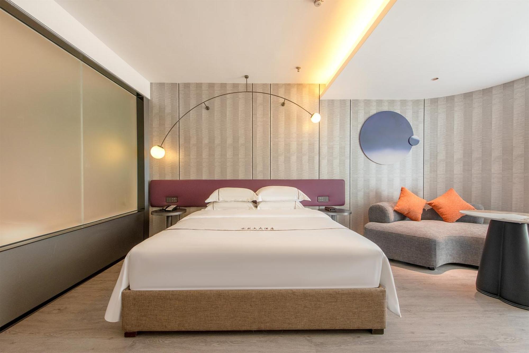 Calvin International Baiyun International Airport Huadu Plaza Branch - Free Deliver Service To Baiyun International Airport & Free Deliver Service To Fair Complex During Fair Period 3*