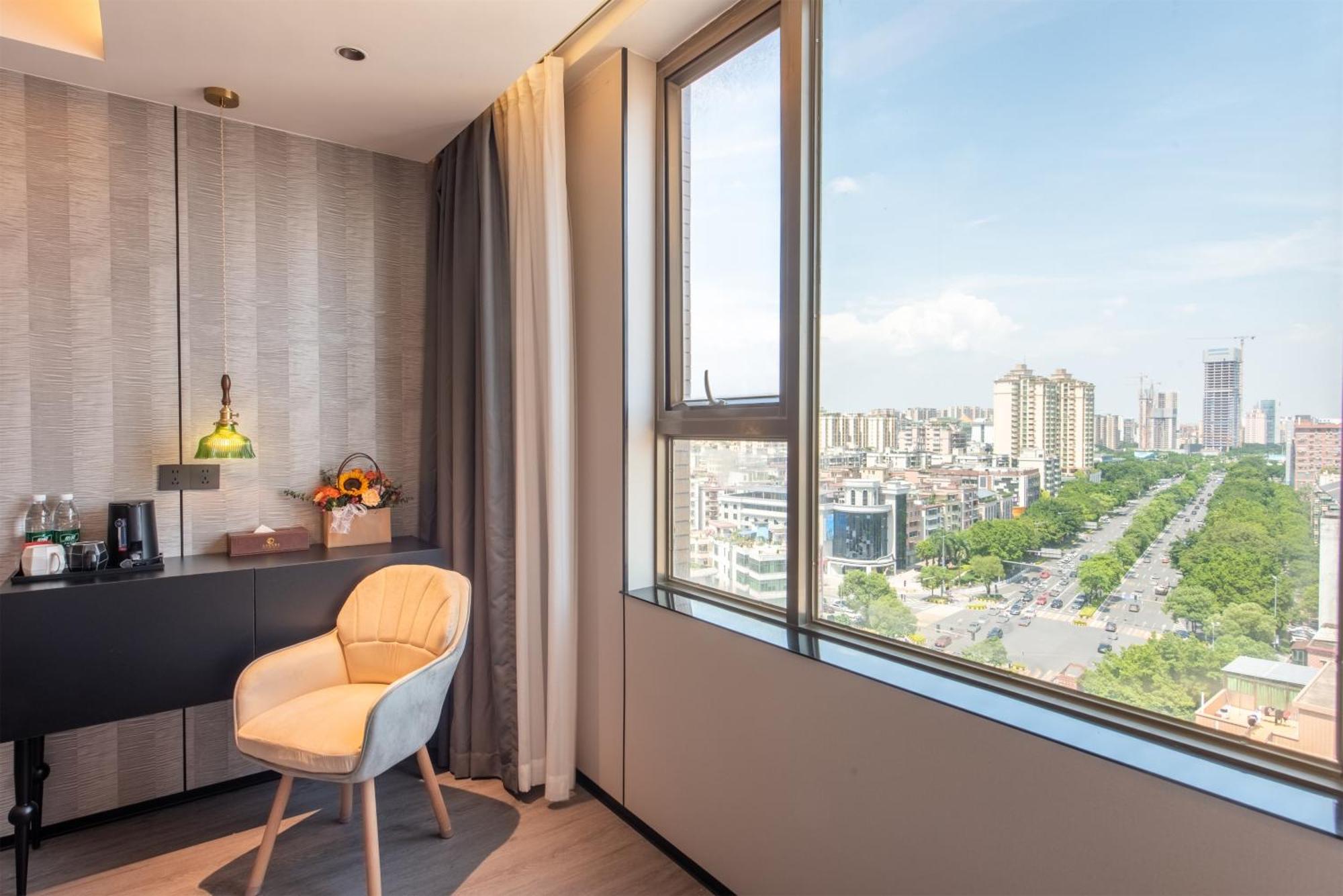 Calvin International Baiyun International Airport Huadu Plaza Branch - Free Deliver Service To Baiyun International Airport & Free Deliver Service To Fair Complex During Fair Period Guangzhou