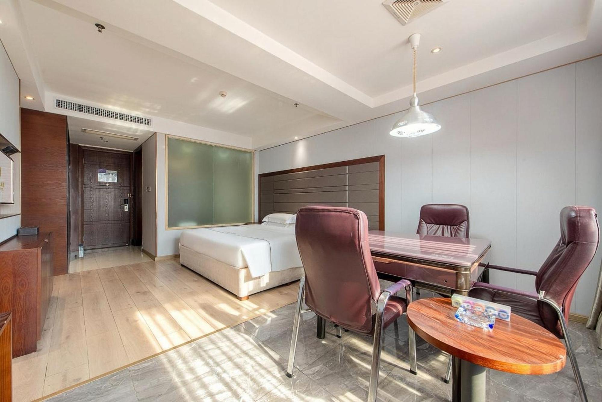 Calvin International Baiyun International Airport Huadu Plaza Branch - Free Deliver Service To Baiyun International Airport & Free Deliver Service To Fair Complex During Fair Period 3* Guangzhou