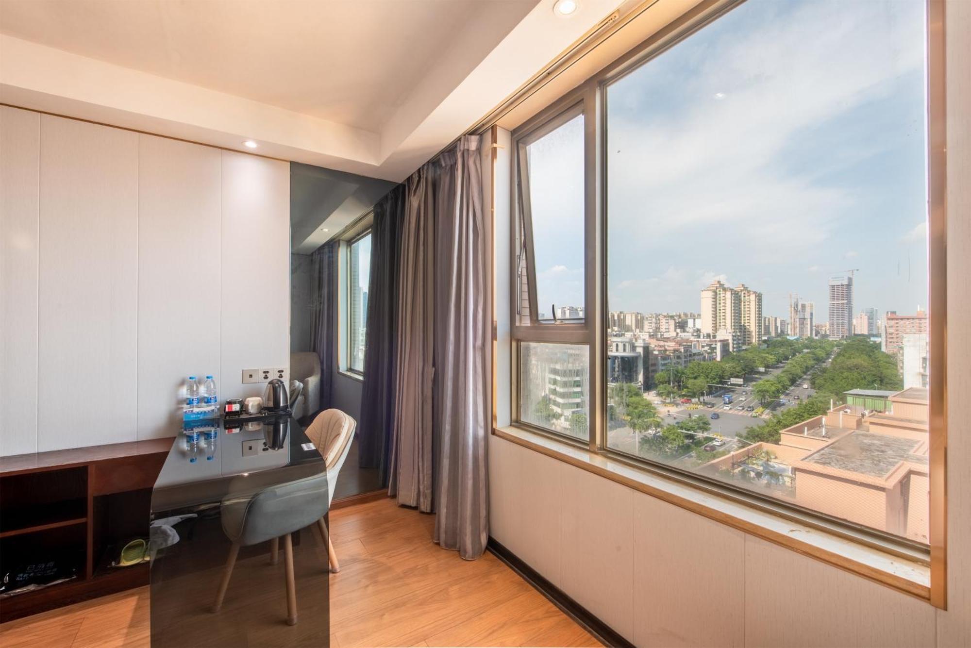 Calvin International Baiyun International Airport Huadu Plaza Branch - Free Deliver Service To Baiyun International Airport & Free Deliver Service To Fair Complex During Fair Period 3* Guangzhou