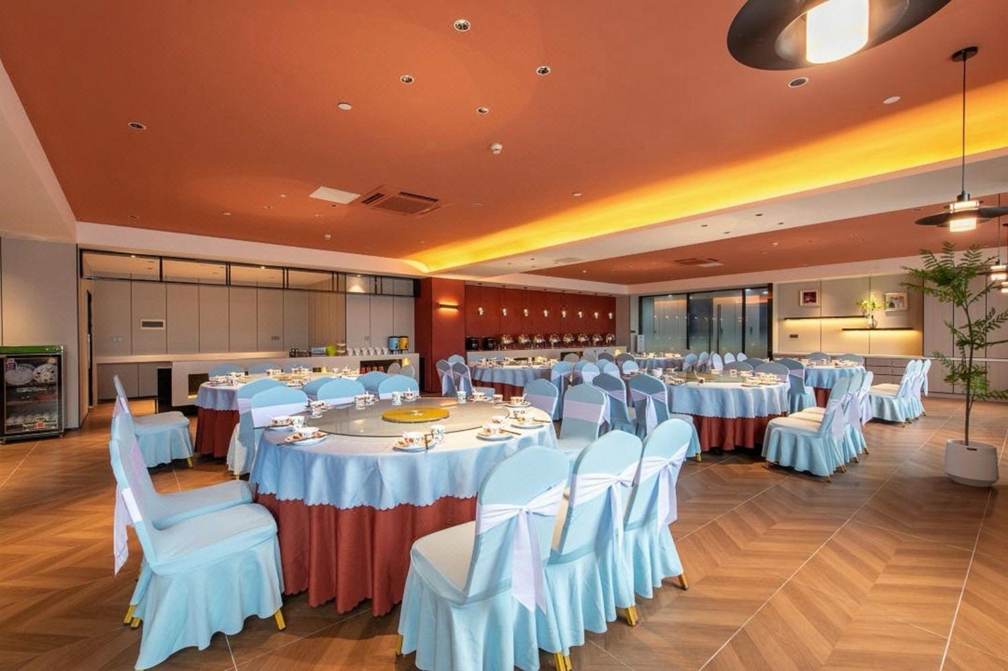 Calvin International Baiyun International Airport Huadu Plaza Branch - Free Deliver Service To Baiyun International Airport & Free Deliver Service To Fair Complex During Fair Period Hotel