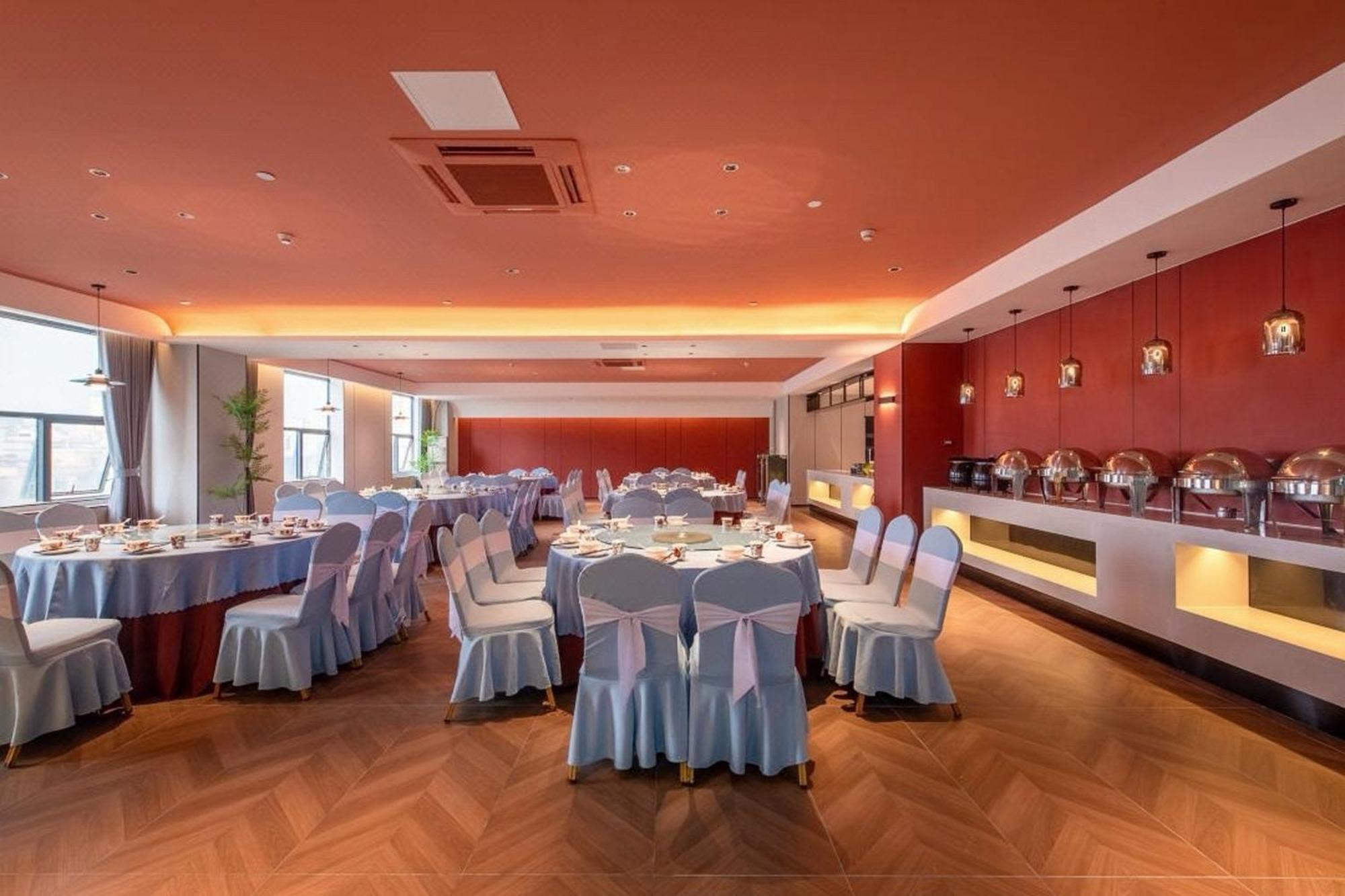 Hotel Calvin International Baiyun International Airport Huadu Plaza Branch - Free Deliver Service To Baiyun International Airport & Free Deliver Service To Fair Complex During Fair Period 3*