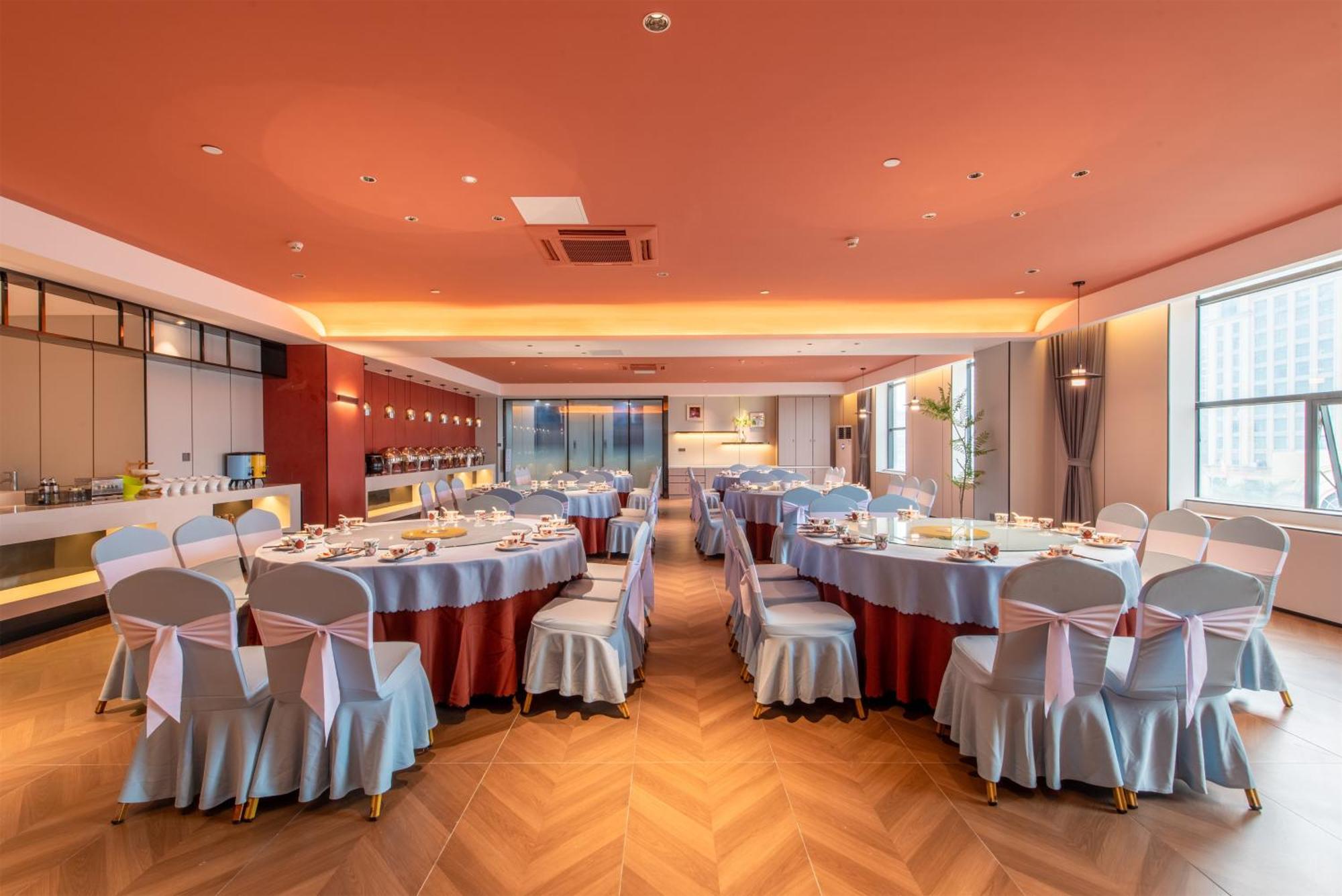Hotel Calvin International Baiyun International Airport Huadu Plaza Branch - Free Deliver Service To Baiyun International Airport & Free Deliver Service To Fair Complex During Fair Period Guangzhou