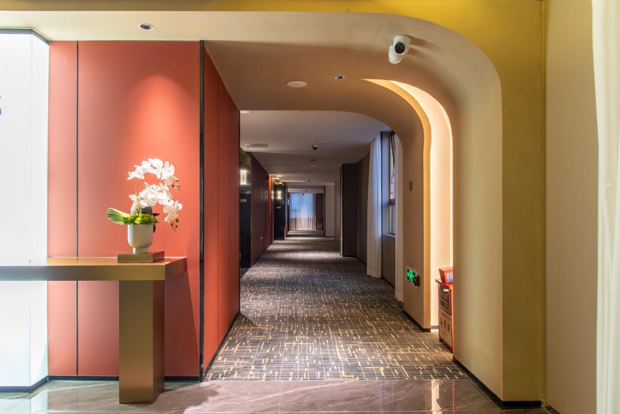 Calvin International Baiyun International Airport Huadu Plaza Branch - Free Deliver Service To Baiyun International Airport & Free Deliver Service To Fair Complex During Fair Period 3* Guangzhou