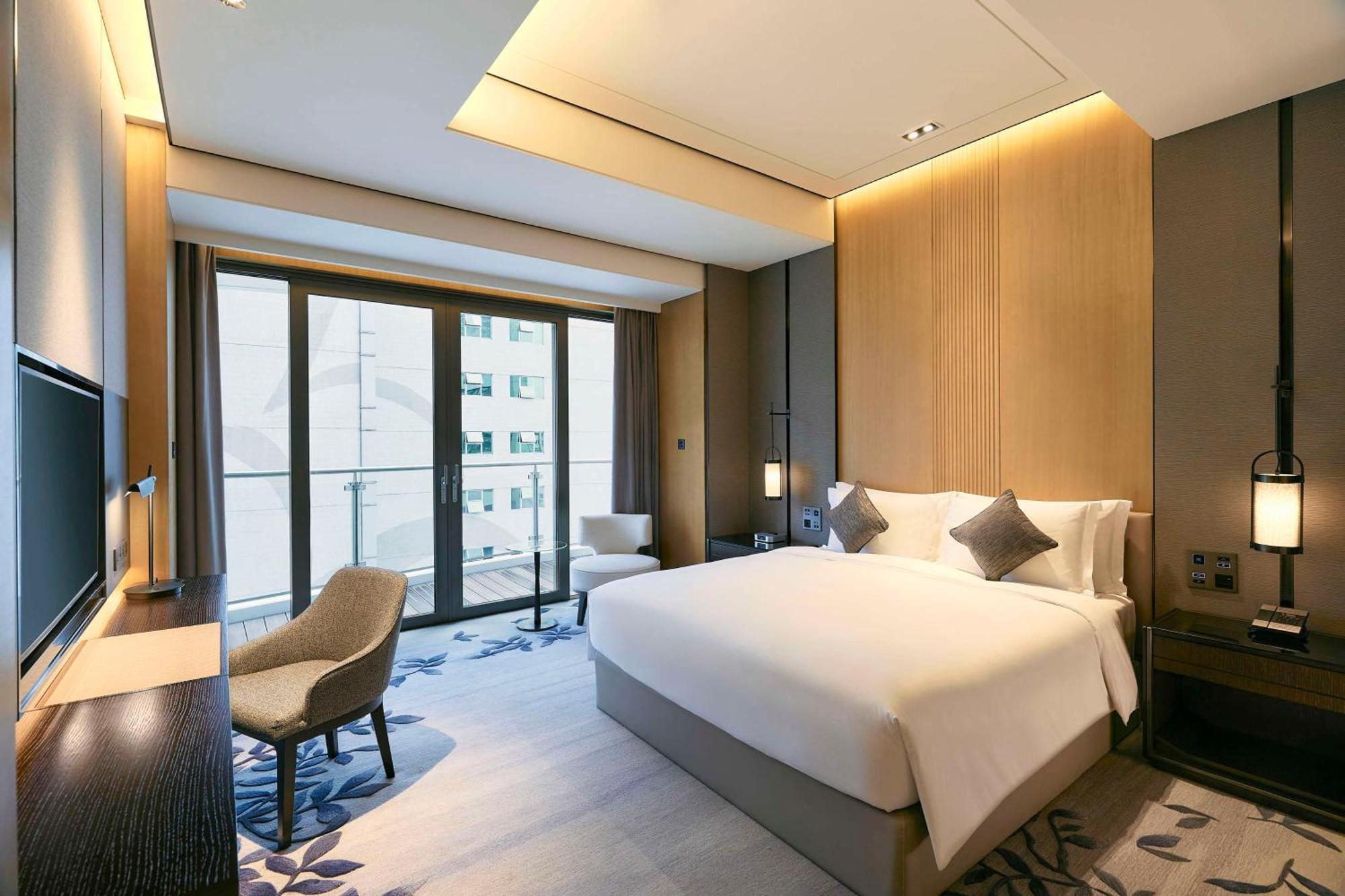 Kempinski Residences - Free Shuttle Between And Exhibition Center During Fair & Exhibitor Registration Counter
