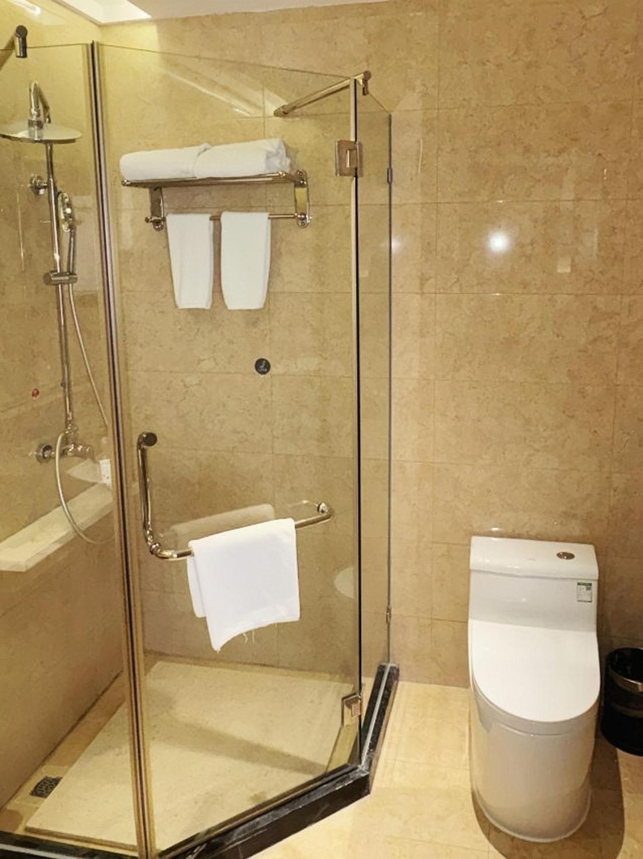 Trendy Romantic Panyu Qiaonan Aoyuan Plaza Branch - Free Deliver Service To Fair Complex During Fair Period