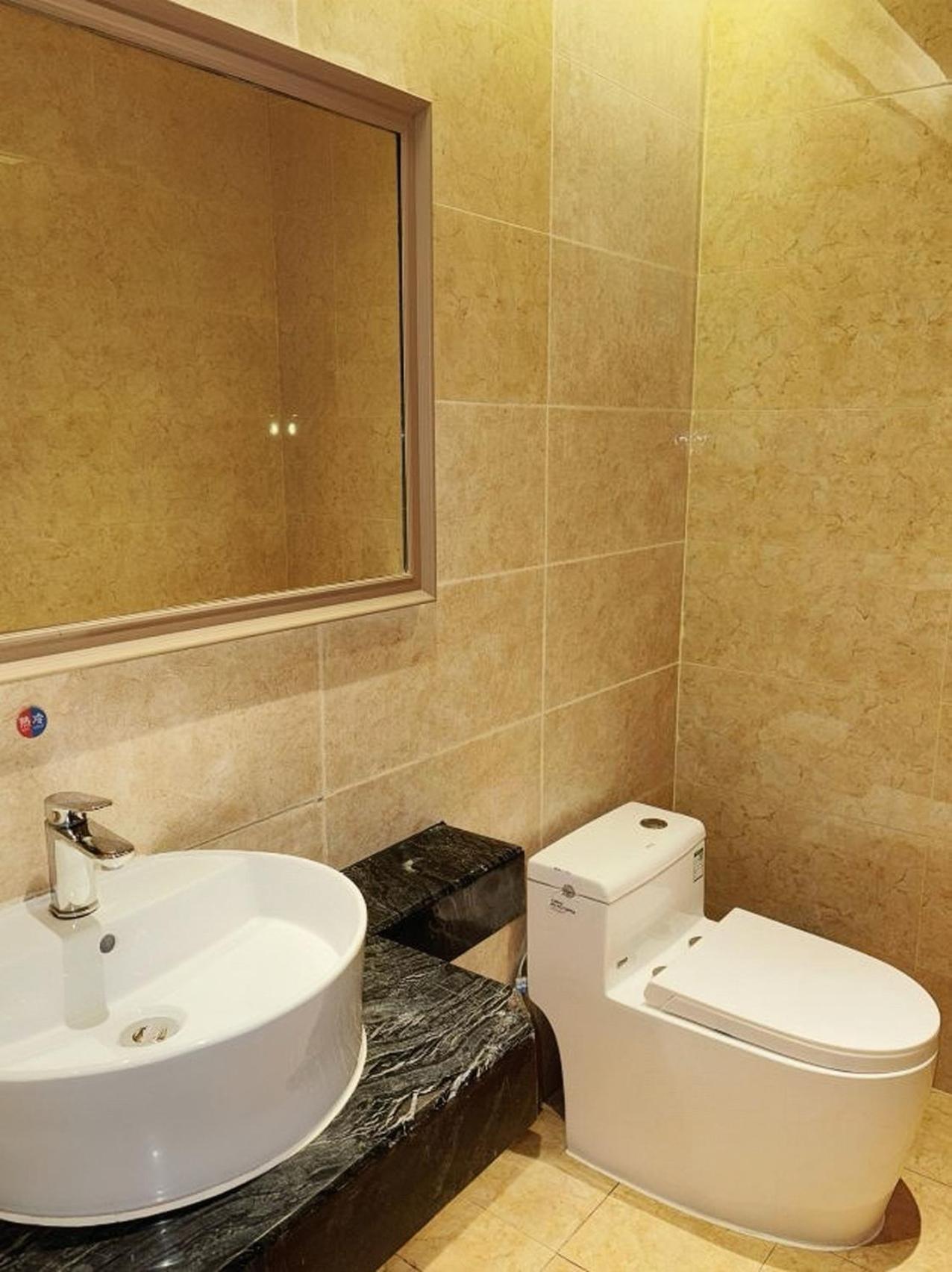 Hotel Trendy Romantic Panyu Qiaonan Aoyuan Plaza Branch - Free Deliver Service To Fair Complex During Fair Period