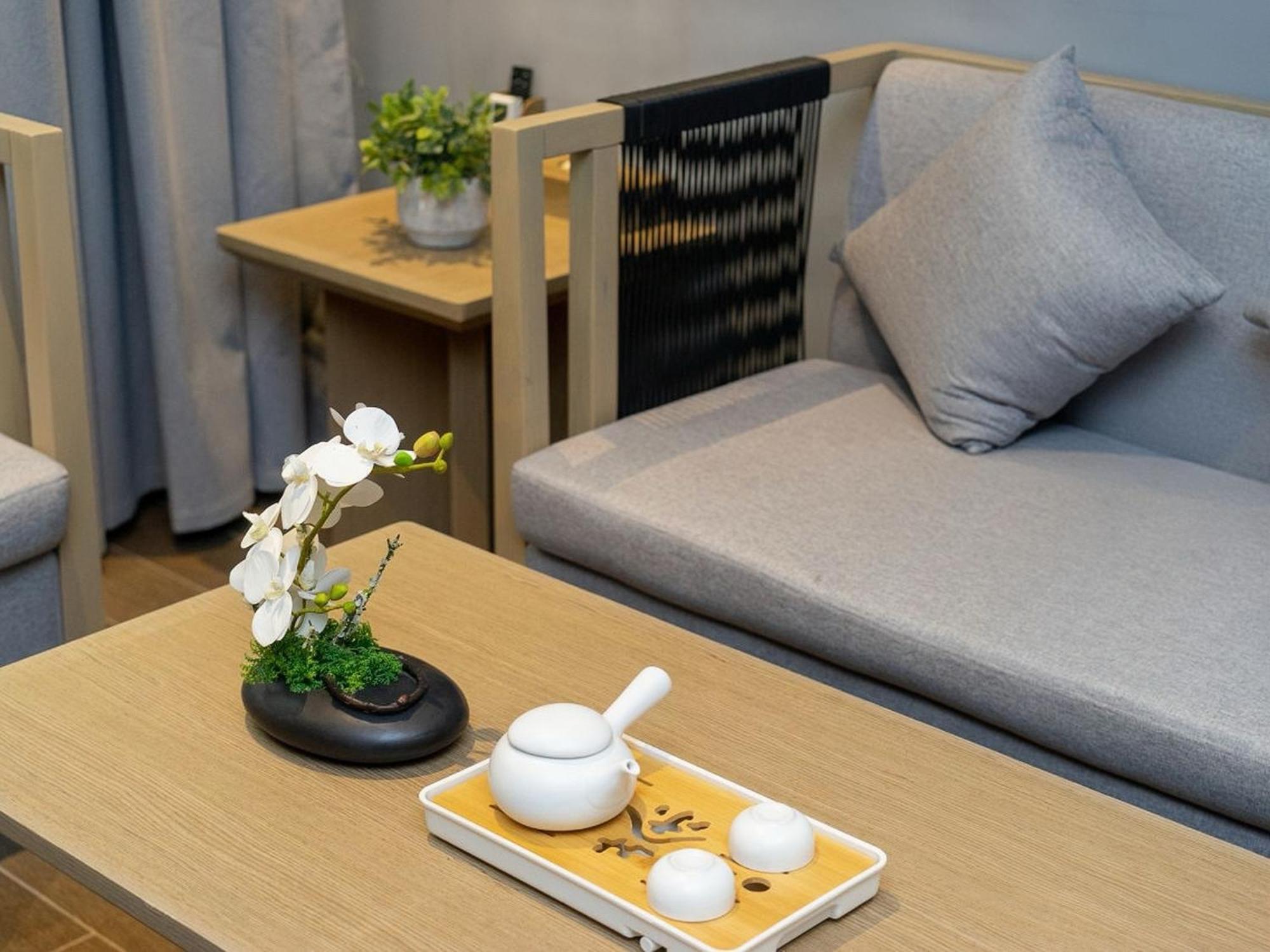 Trendy Romantic Panyu Qiaonan Aoyuan Plaza Branch - Free Deliver Service To Fair Complex During Fair Period 3* Guangzhou