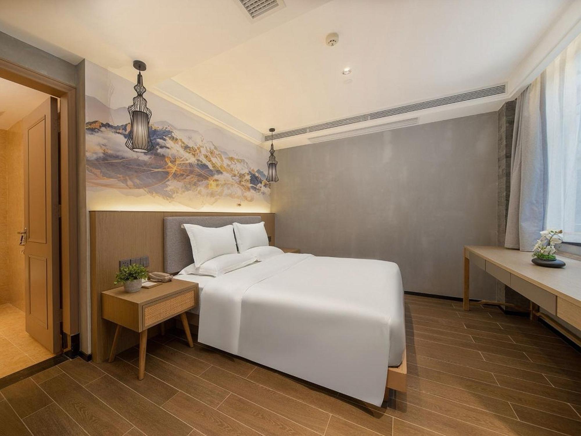 Hotel Trendy Romantic Panyu Qiaonan Aoyuan Plaza Branch - Free Deliver Service To Fair Complex During Fair Period 3*