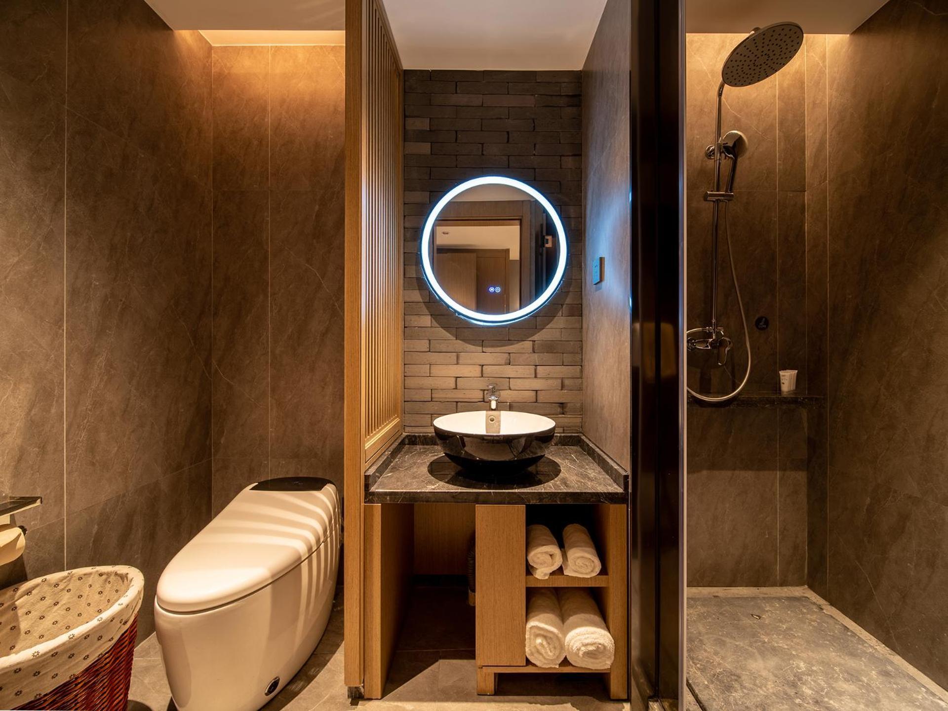Trendy Romantic Panyu Qiaonan Aoyuan Plaza Branch - Free Deliver Service To Fair Complex During Fair Period Hotel 3*