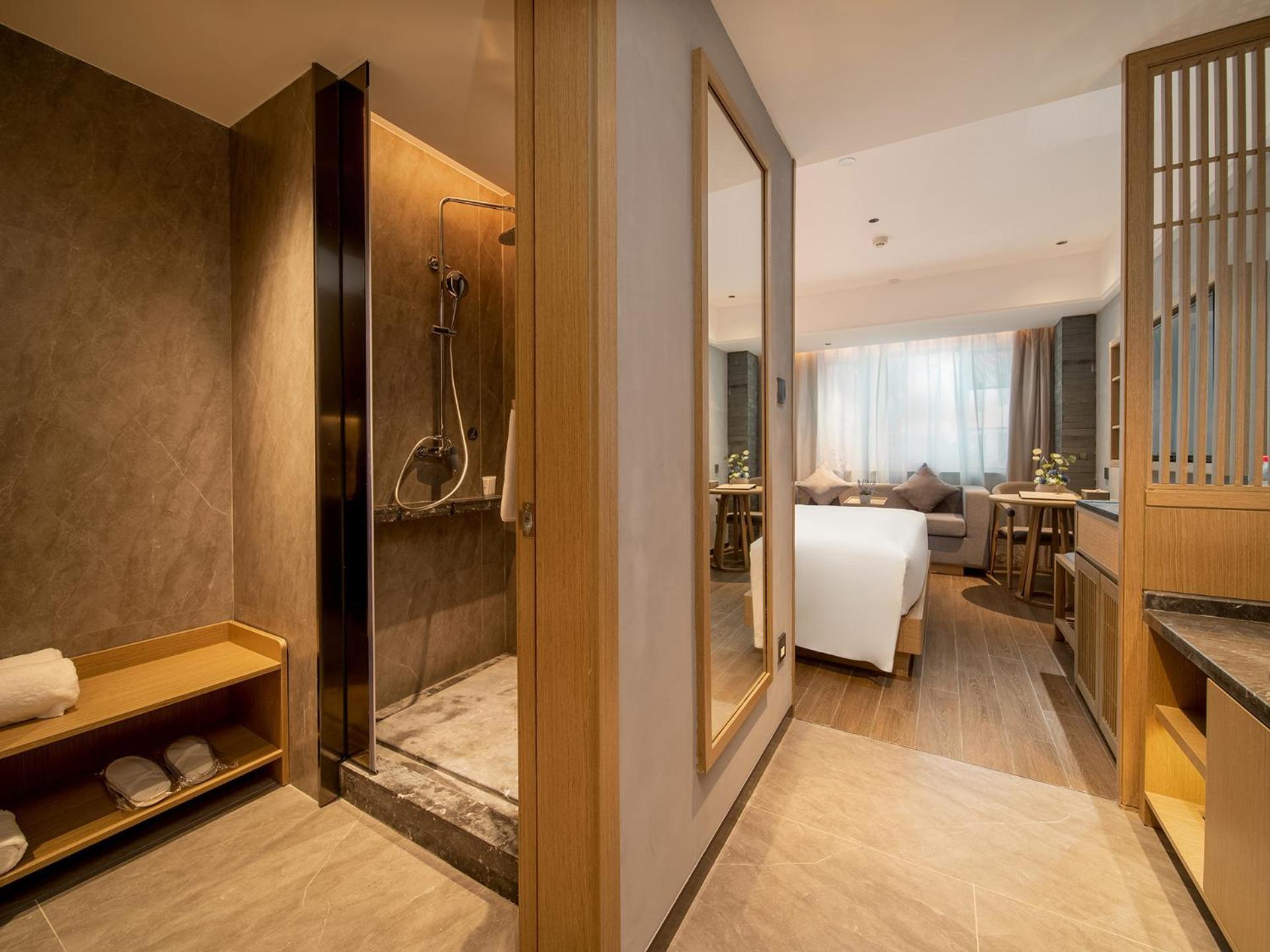 Hotel Trendy Romantic Panyu Qiaonan Aoyuan Plaza Branch - Free Deliver Service To Fair Complex During Fair Period