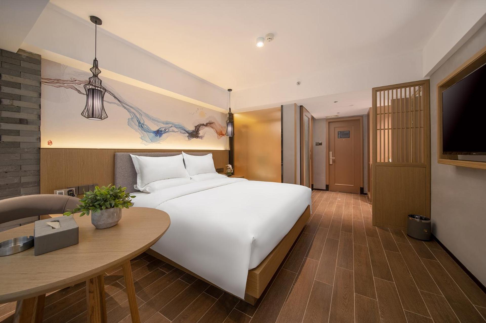 Trendy Romantic Panyu Qiaonan Aoyuan Plaza Branch - Free Deliver Service To Fair Complex During Fair Period