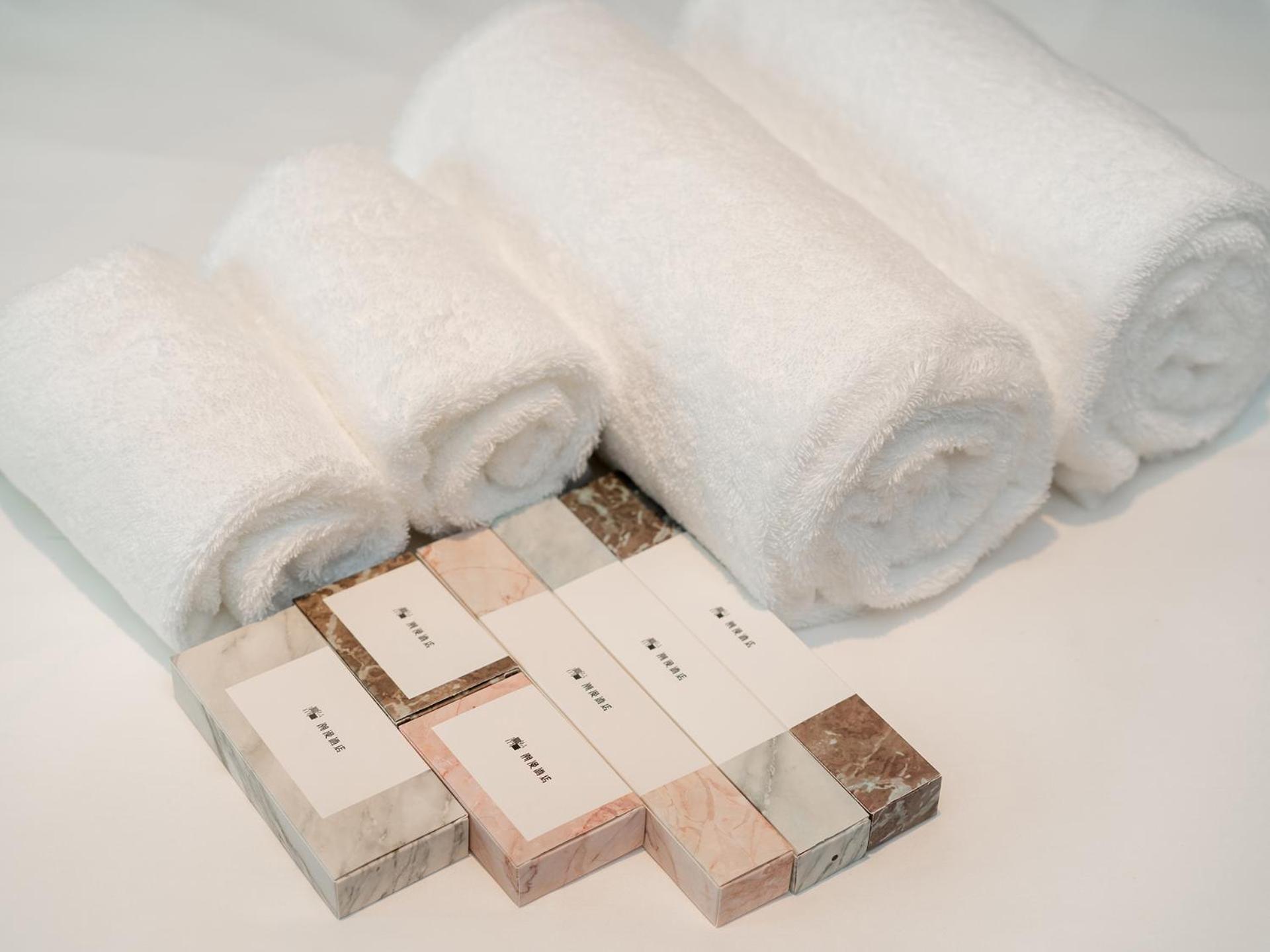 Hotel Trendy Romantic Panyu Qiaonan Aoyuan Plaza Branch - Free Deliver Service To Fair Complex During Fair Period Guangzhou