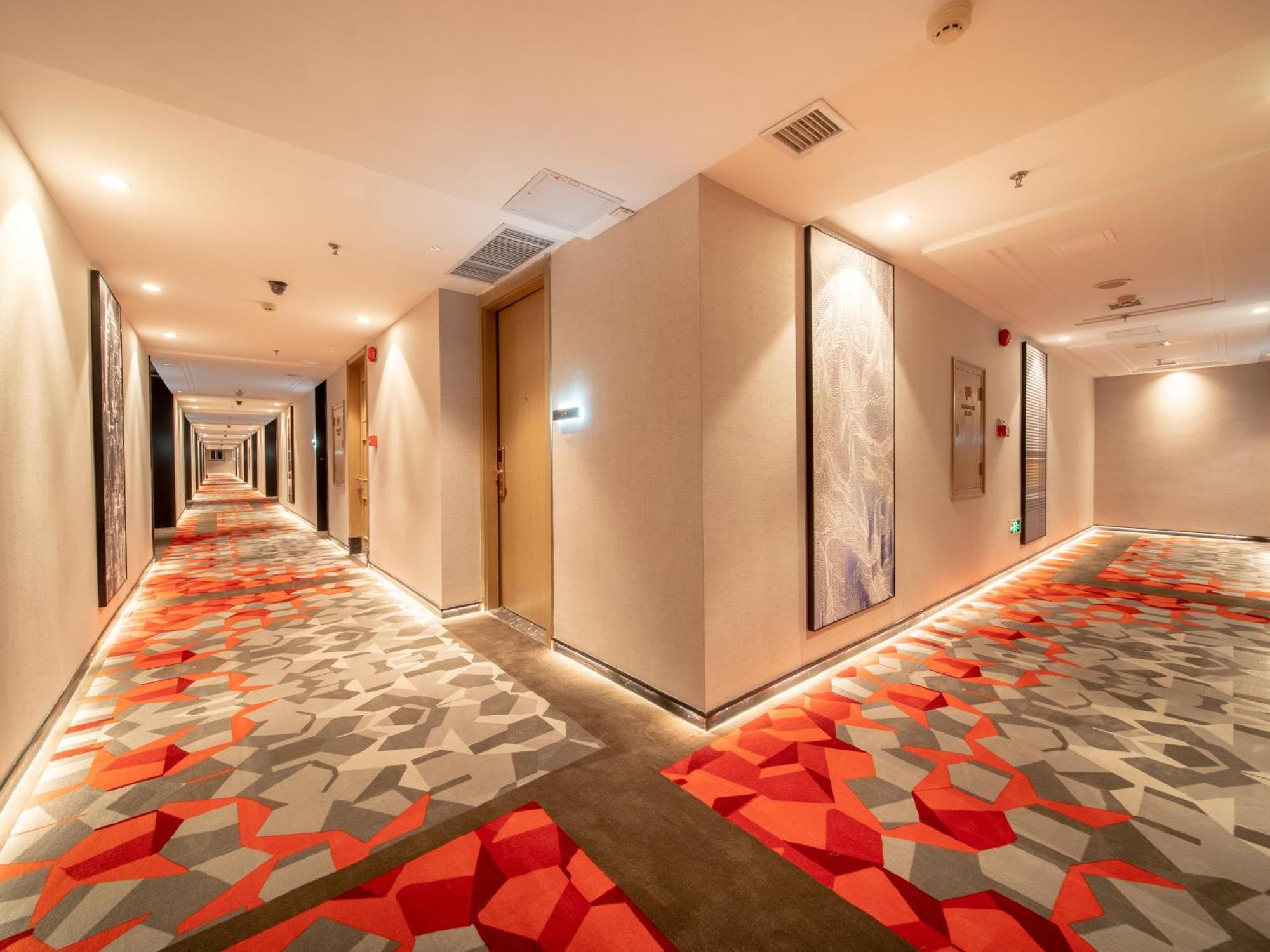 Trendy Romantic Panyu Qiaonan Aoyuan Plaza Branch - Free Deliver Service To Fair Complex During Fair Period