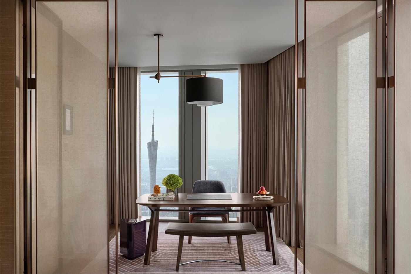 Hotel Rosewood Guangzhou, Enjoy Free Shuttle Bus Service Between The And The Fair Complex During The Fair 5*