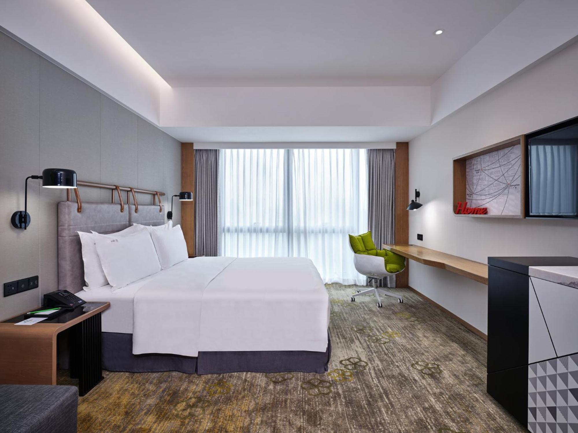 South - Fair Free Shuttle Bus, Near Metro Station, Nanhu Paradise 4* Canton